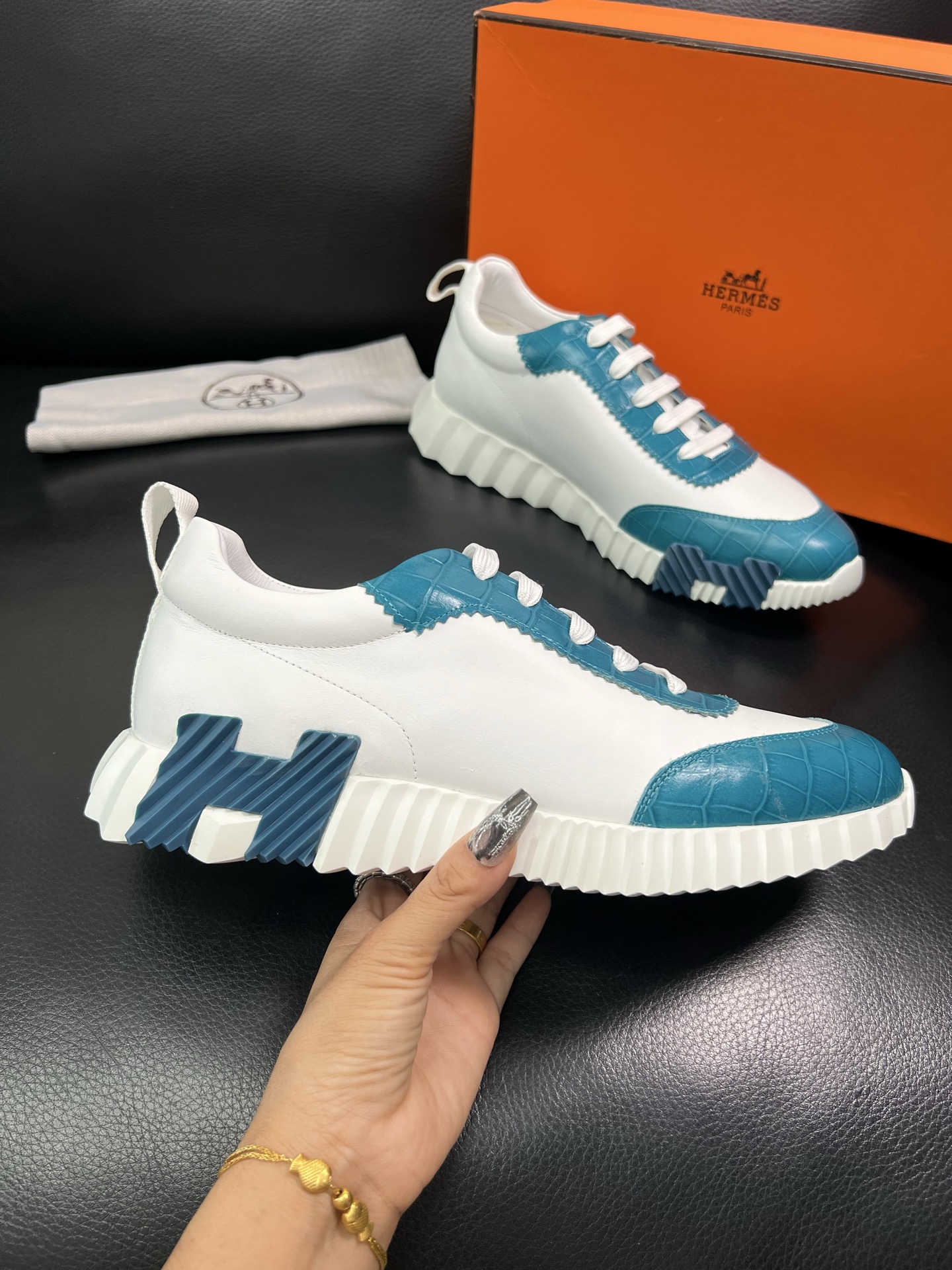 Hermes 🔍顶级代购🇮🇹 爱马仕 专柜同步发售原厂配置，意大利进口原版牛皮面料，高品质拼接工艺，全进