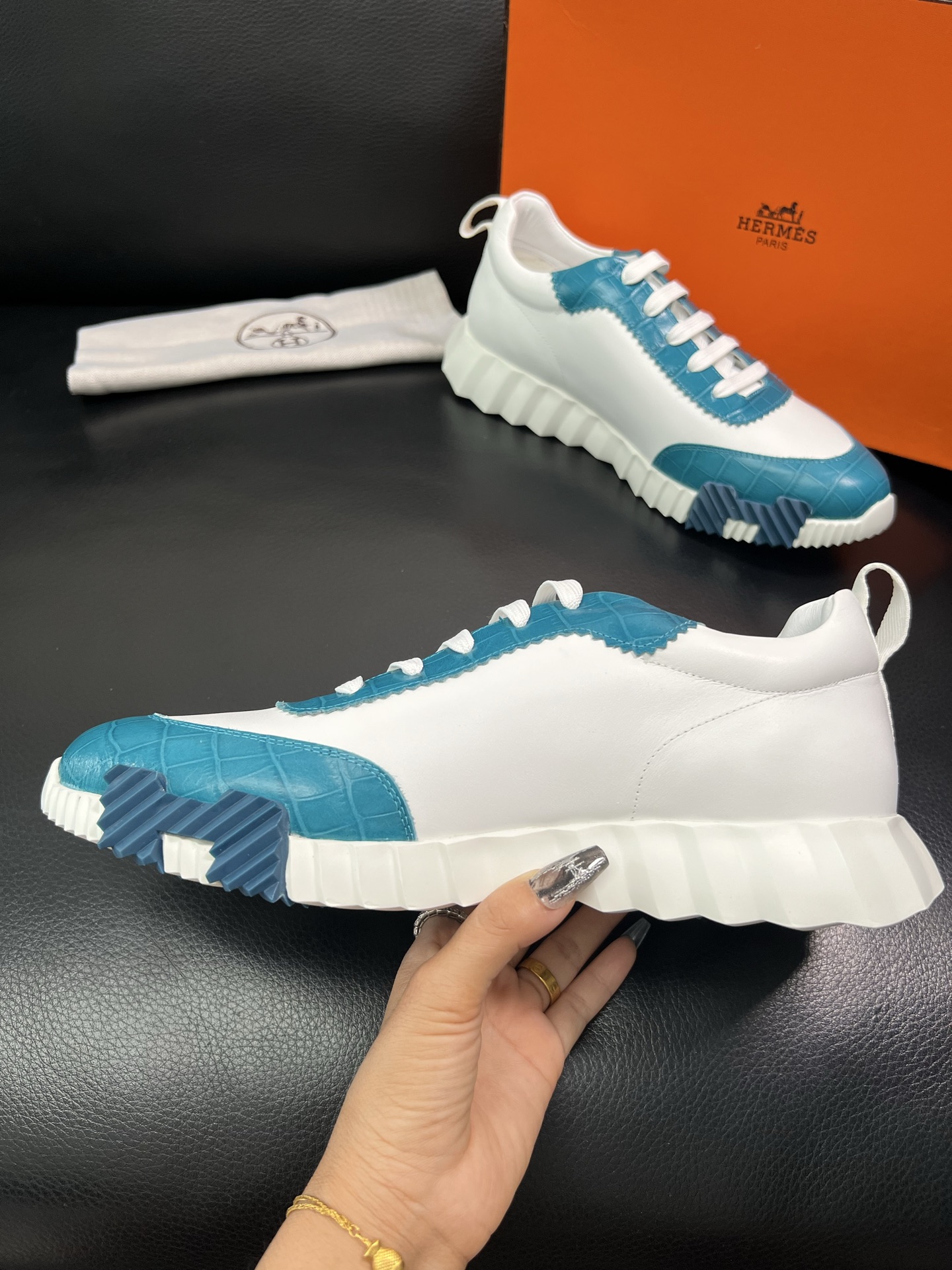 Hermes 🔍顶级代购🇮🇹 爱马仕 专柜同步发售原厂配置，意大利进口原版牛皮面料，高品质拼接工艺，全进