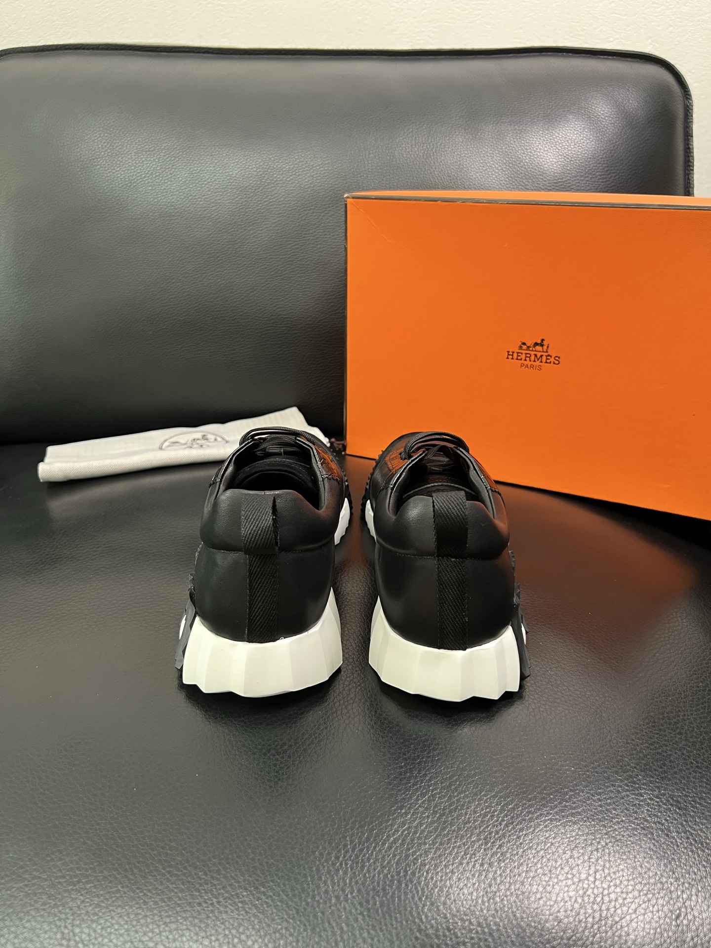 Hermes 🔍顶级代购🇮🇹 爱马仕 专柜同步发售原厂配置，意大利进口原版牛皮面料，高品质拼接工艺，全进