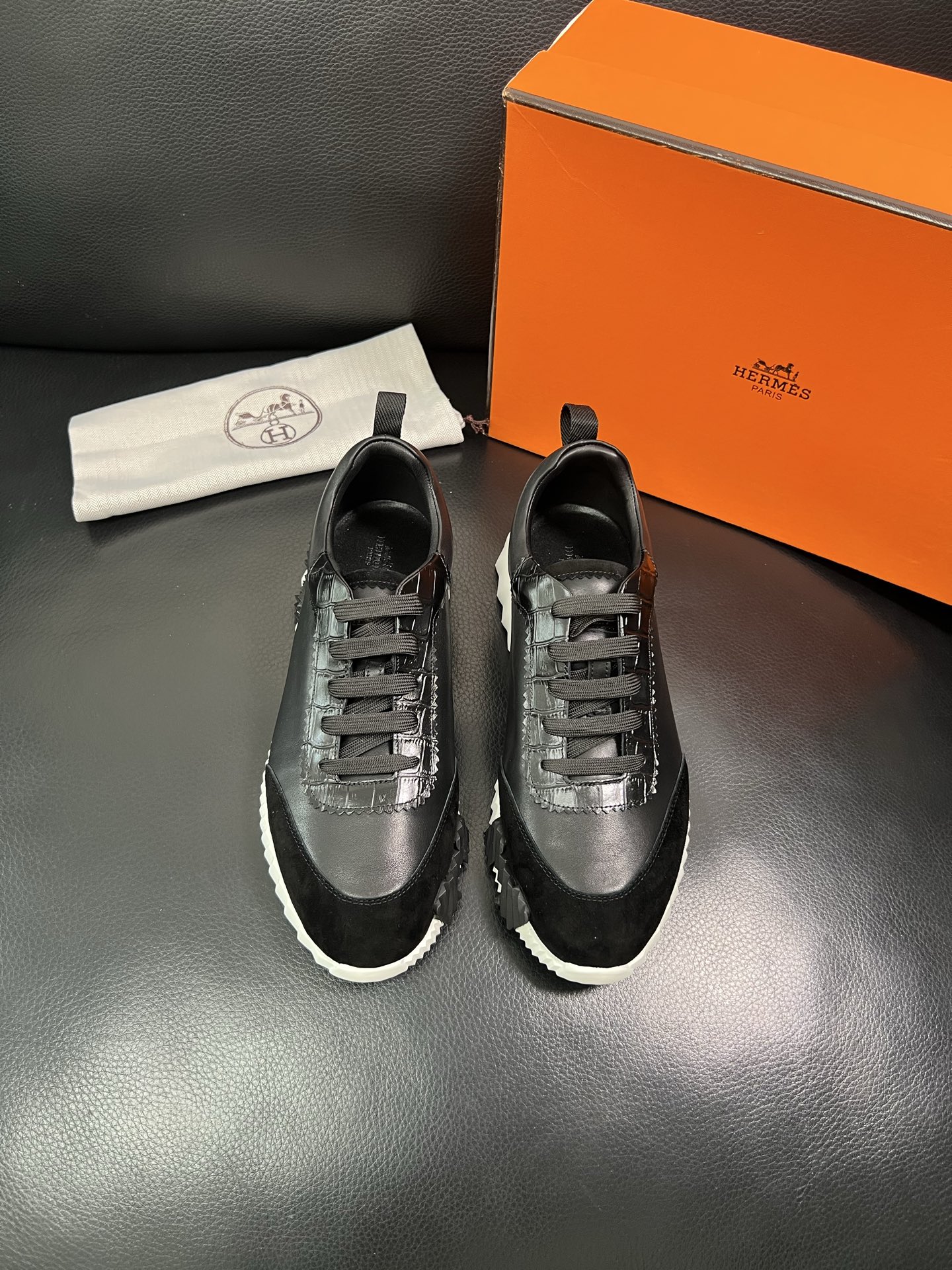 Hermes 🔍顶级代购🇮🇹 爱马仕 专柜同步发售原厂配置，意大利进口原版牛皮面料，高品质拼接工艺，全进