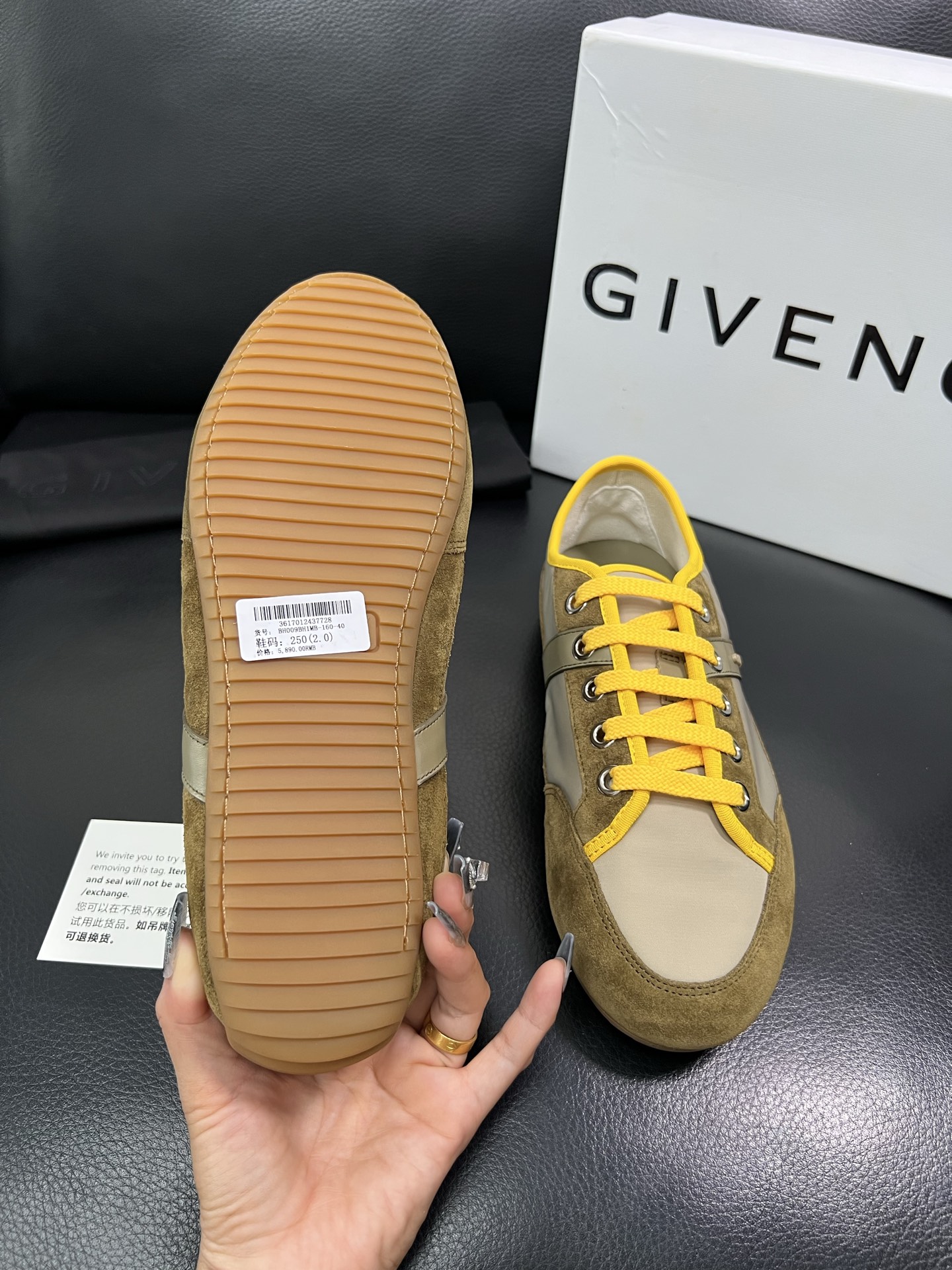Givenchy 🔍顶级代购🇮🇹 纪梵希 新品专柜同步原厂配置，意大利进口牛皮搭配网布面料，全鞋配件私模