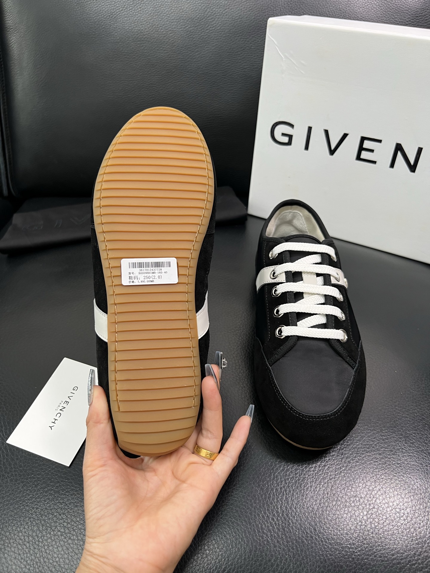 Givenchy 🔍顶级代购🇮🇹 纪梵希 新品专柜同步原厂配置，意大利进口牛皮搭配网布面料，全鞋配件私模