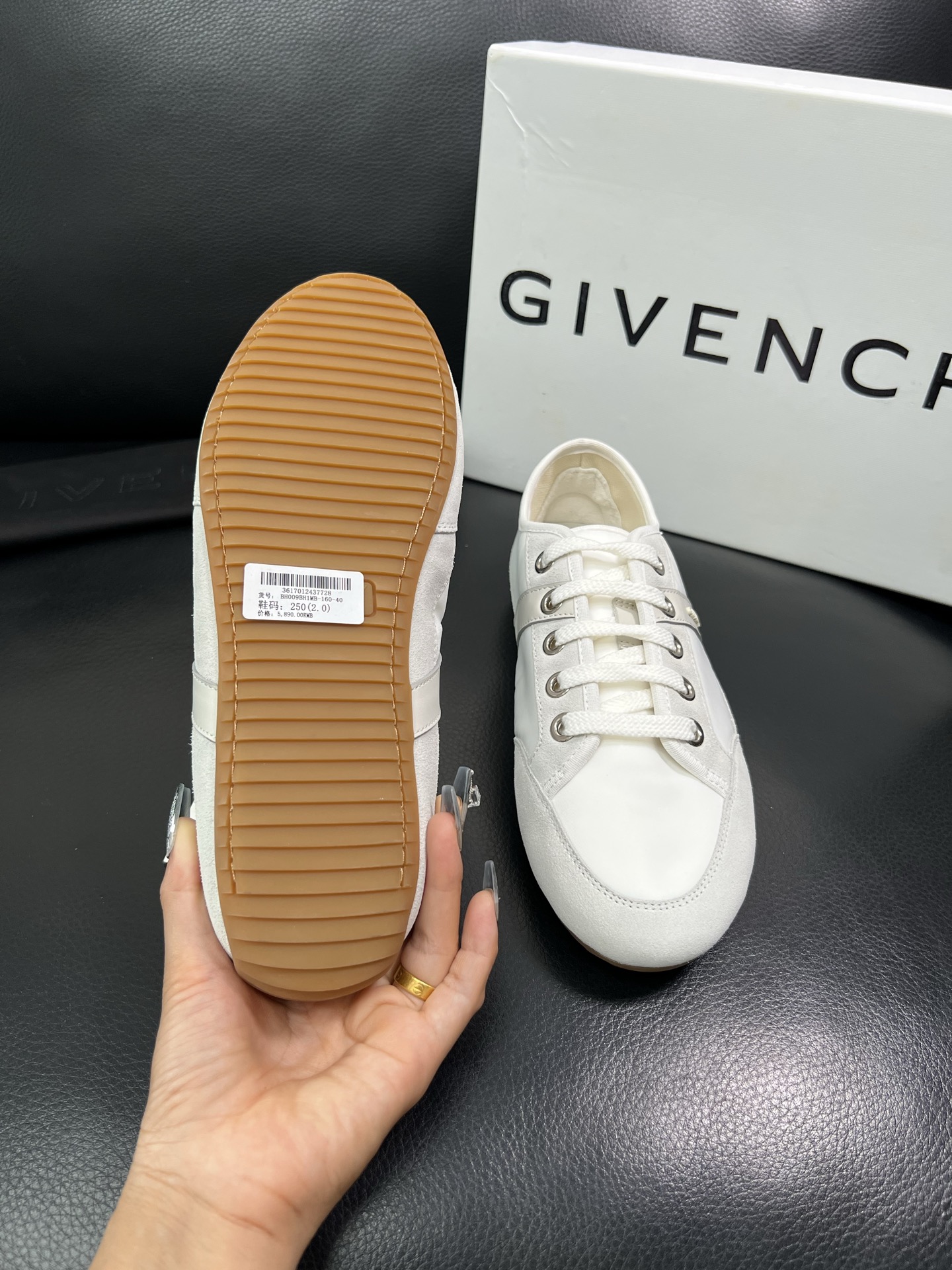 Givenchy 🔍顶级代购🇮🇹 纪梵希 新品专柜同步原厂配置，意大利进口牛皮搭配网布面料，全鞋配件私模
