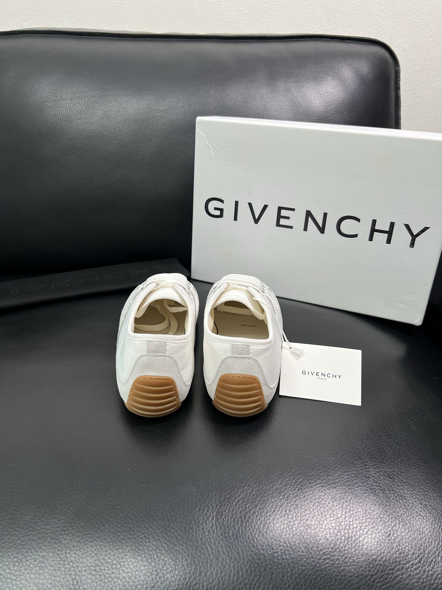Givenchy 🔍顶级代购🇮🇹 纪梵希 新品专柜同步原厂配置，意大利进口牛皮搭配网布面料，全鞋配件私模