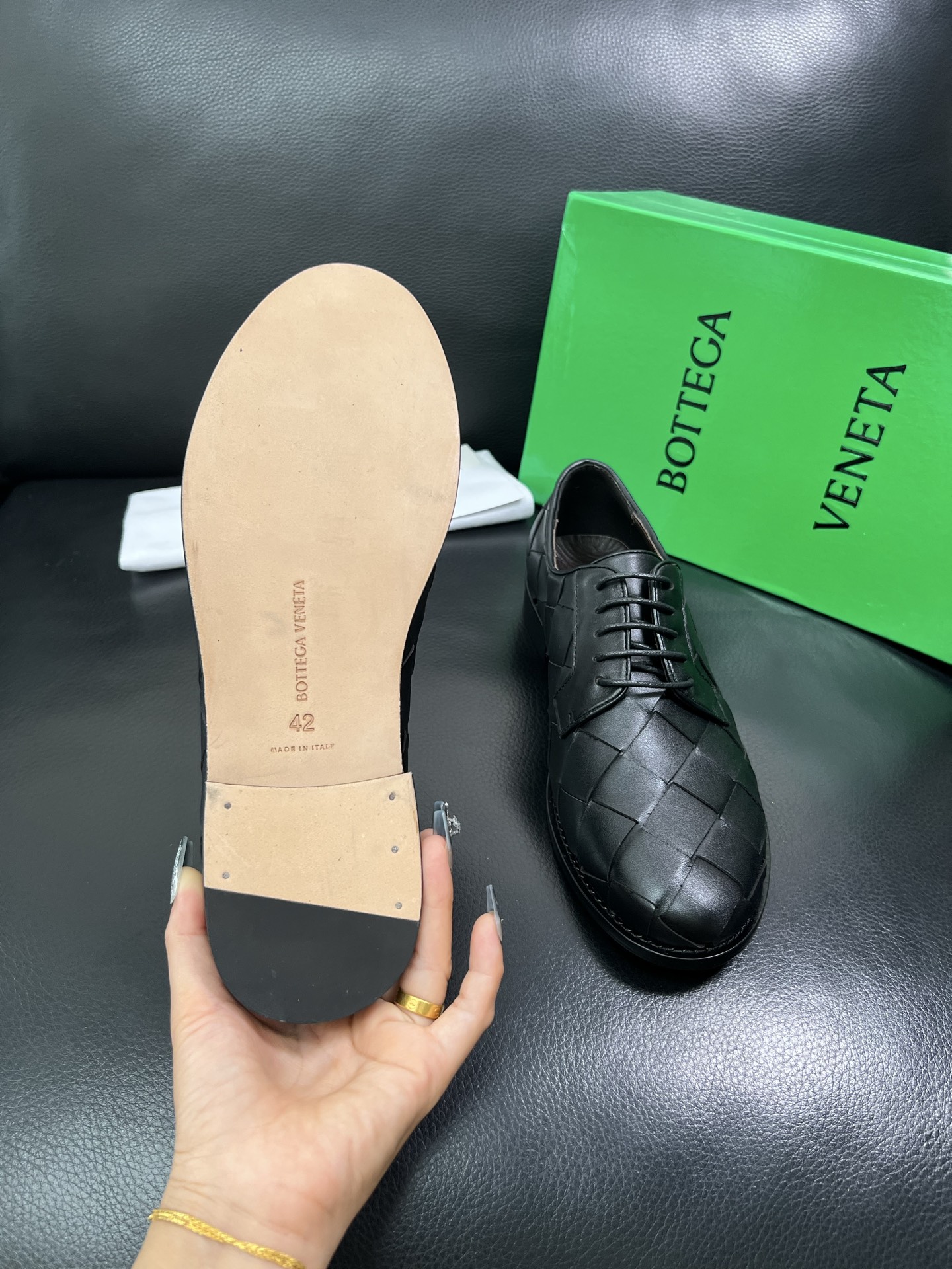 BOTTEGA VENETA 顶级代购 葆蝶家 专柜同步，鞋面意大利进口编织牛皮面料，透气牛皮内里舒适，