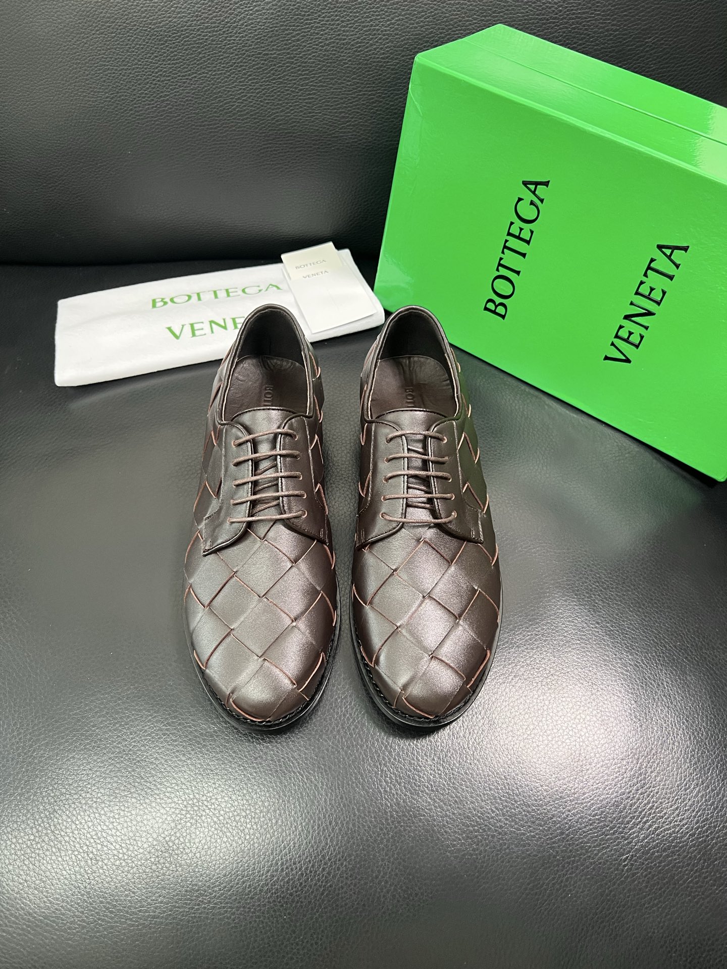 BOTTEGA VENETA 顶级代购 葆蝶家 专柜同步，鞋面意大利进口编织牛皮面料，透气牛皮内里舒适，