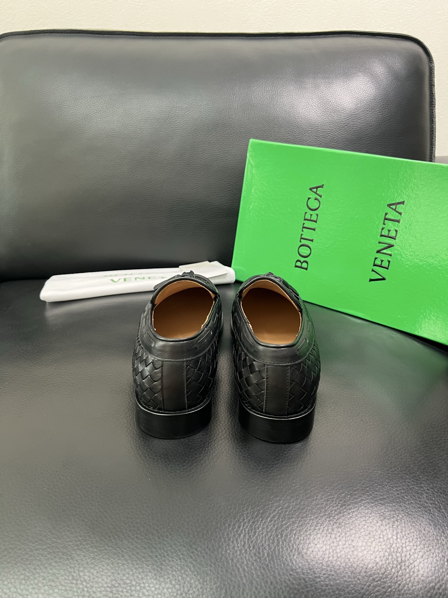 BOTTEGA VENETA 顶级代购 葆蝶家 专柜同步，鞋面意大利进口编织牛皮面料，透气牛皮内里舒适，