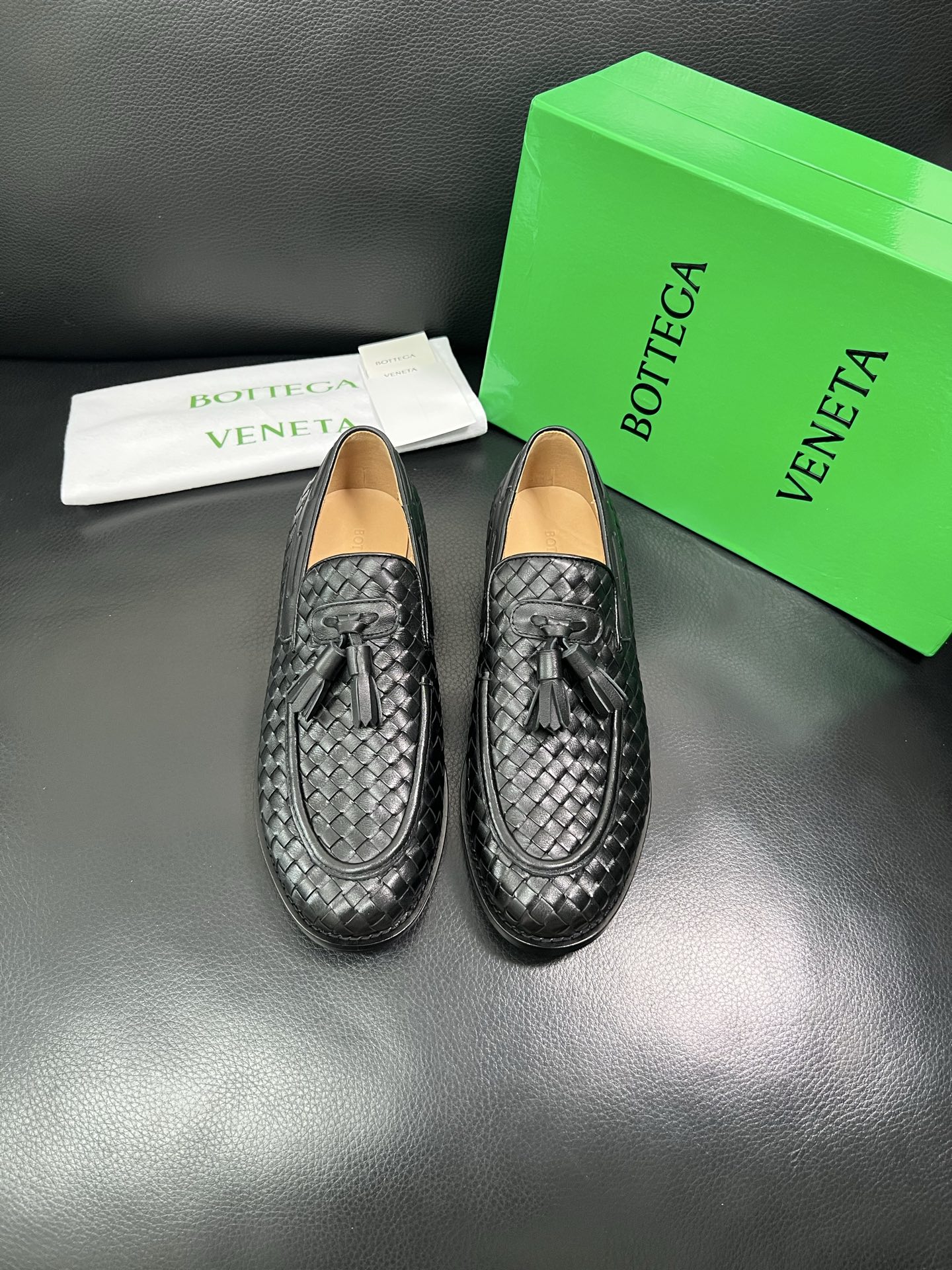 BOTTEGA VENETA 顶级代购 葆蝶家 专柜同步，鞋面意大利进口编织牛皮面料，透气牛皮内里舒适，