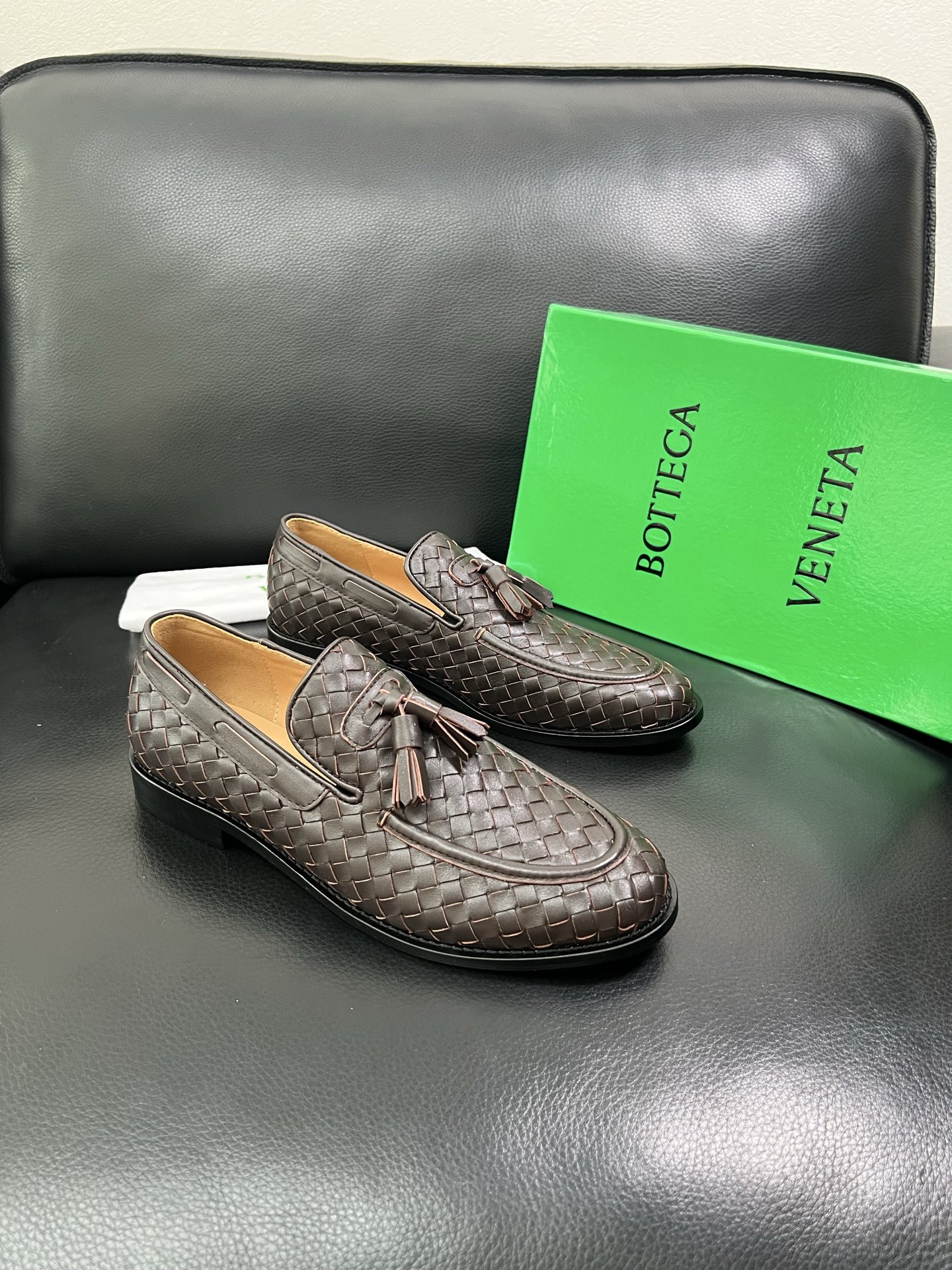 BOTTEGA VENETA 顶级代购 葆蝶家 专柜同步，鞋面意大利进口编织牛皮面料，透气牛皮内里舒适，