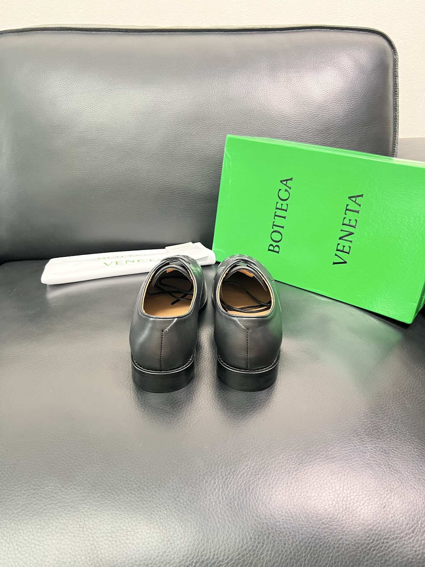 BOTTEGA VENETA 顶级代购 葆蝶家 专柜同步，鞋面意大利进口编织牛皮面料，透气牛皮内里舒适，