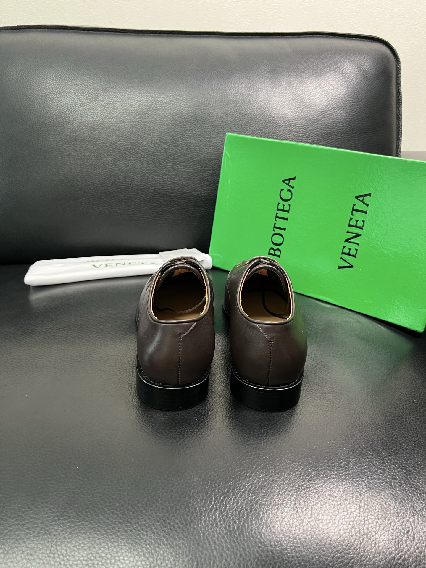 BOTTEGA VENETA 顶级代购 葆蝶家 专柜同步，鞋面意大利进口编织牛皮面料，透气牛皮内里舒适，