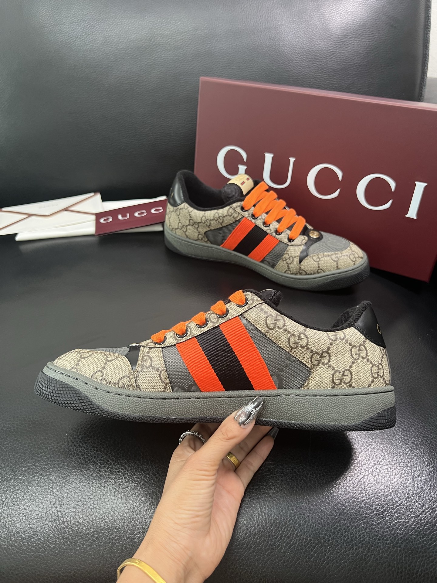 Gucci 顶级代购 古奇 专柜新款，原厂配置意大利进口牛皮 进口牛皮内里垫，透气舒适，鞋底：原厂特供原