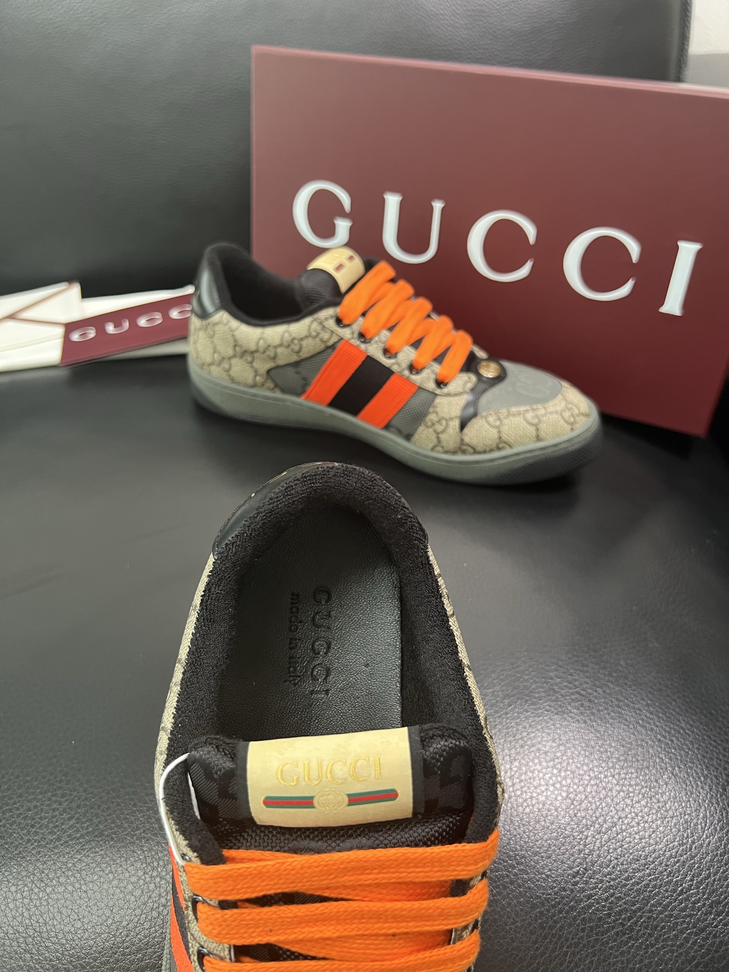 Gucci 顶级代购 古奇 专柜新款，原厂配置意大利进口牛皮 进口牛皮内里垫，透气舒适，鞋底：原厂特供原
