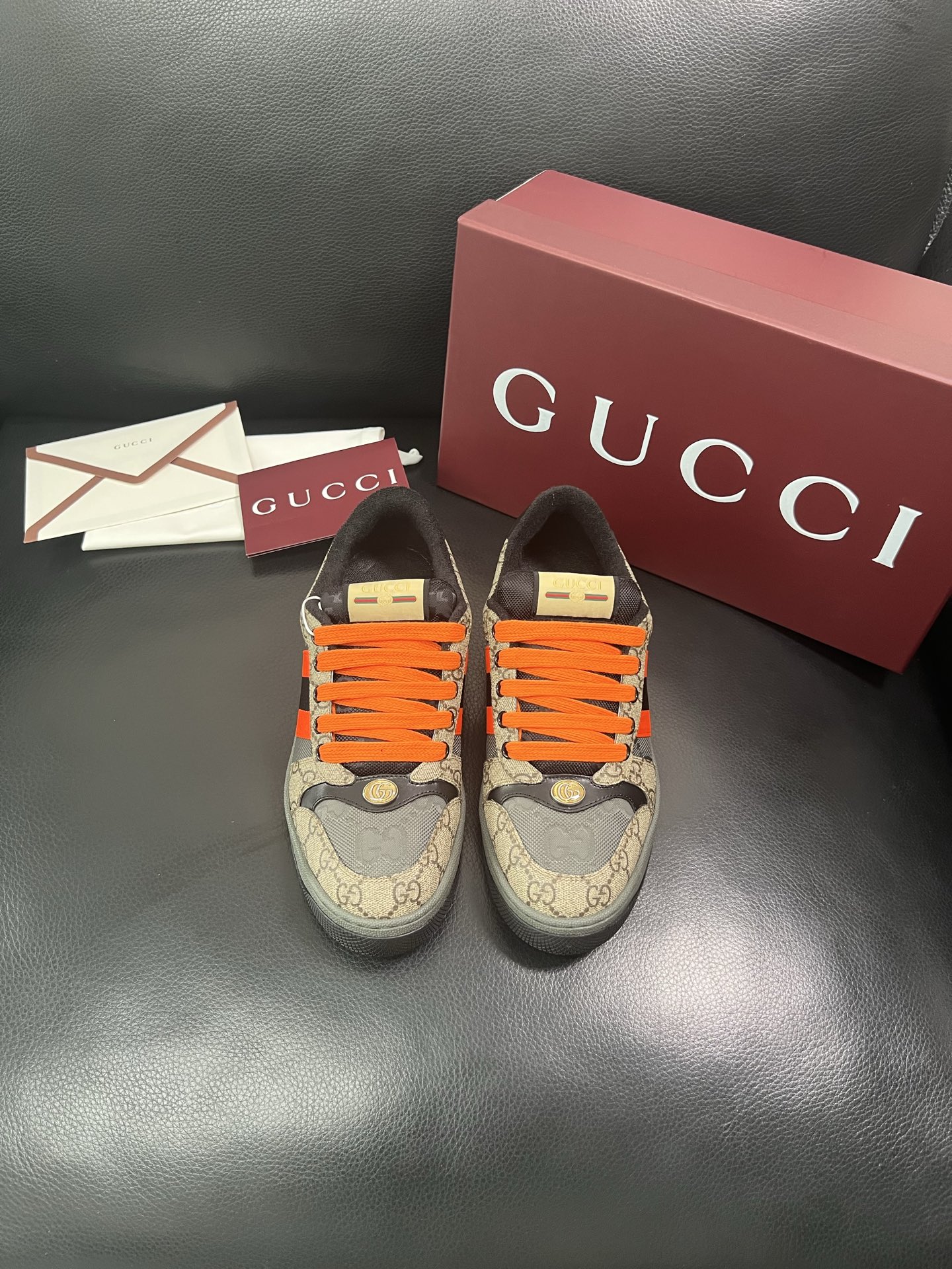 Gucci 顶级代购 古奇 专柜新款，原厂配置意大利进口牛皮 进口牛皮内里垫，透气舒适，鞋底：原厂特供原