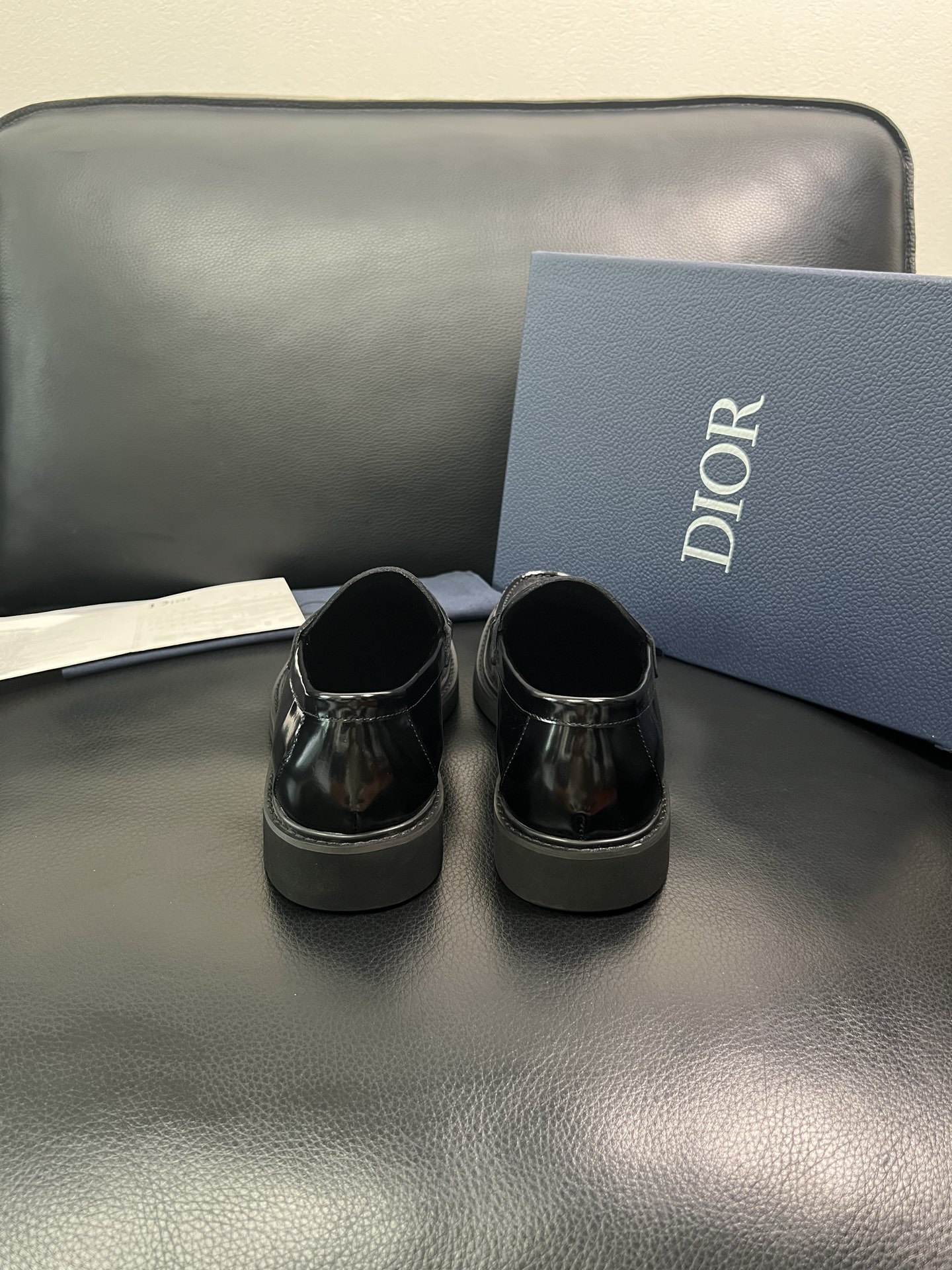 Dior 顶级工艺品 迪奥 专柜同步 原厂配置，意大利进口原版牛皮面料，透气舒适进口水染牛里垫，鞋底：原