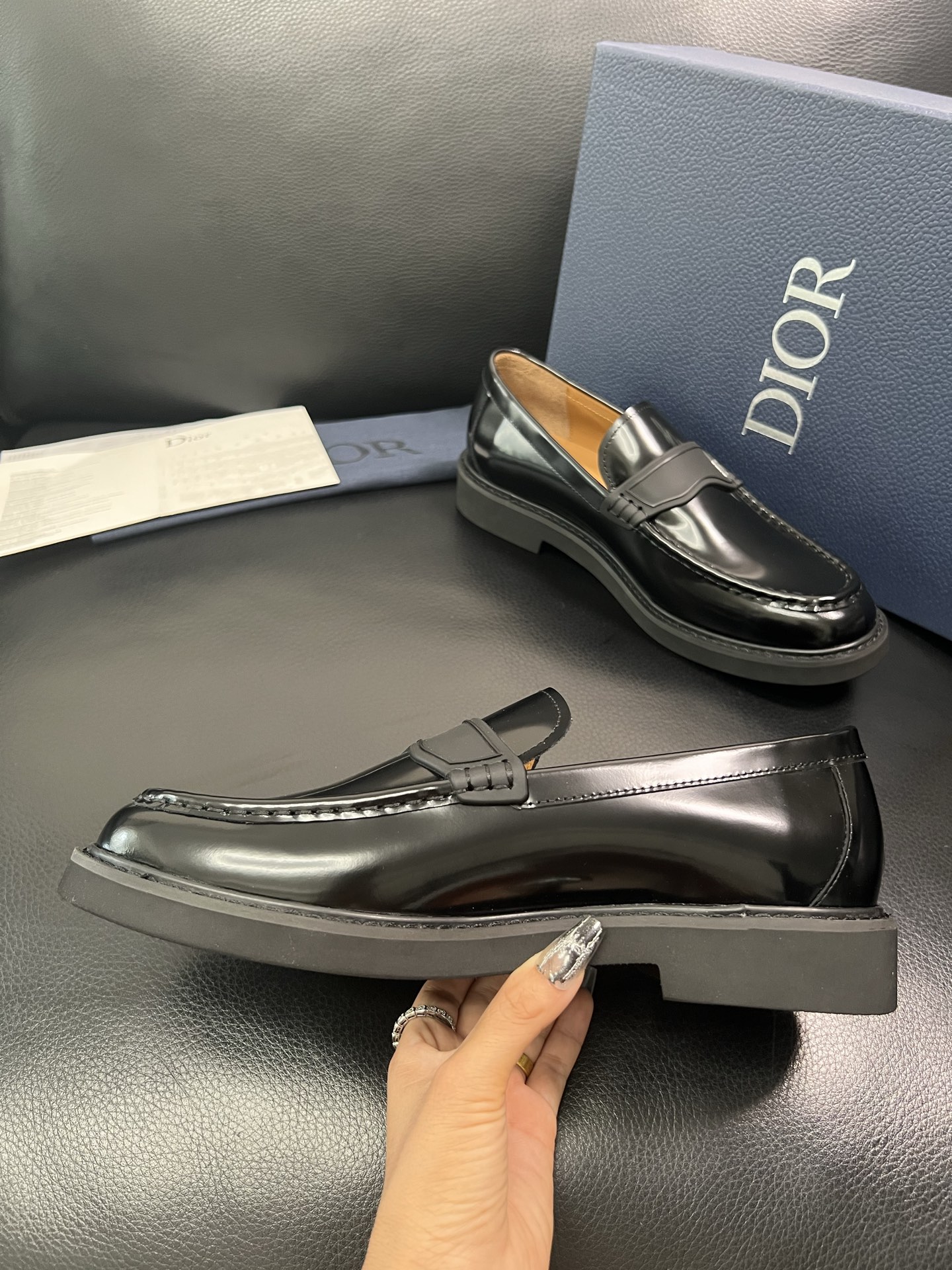 Dior 顶级工艺品 迪奥 专柜同步 原厂配置，意大利进口原版牛皮面料，透气舒适进口水染牛里垫，鞋底：原