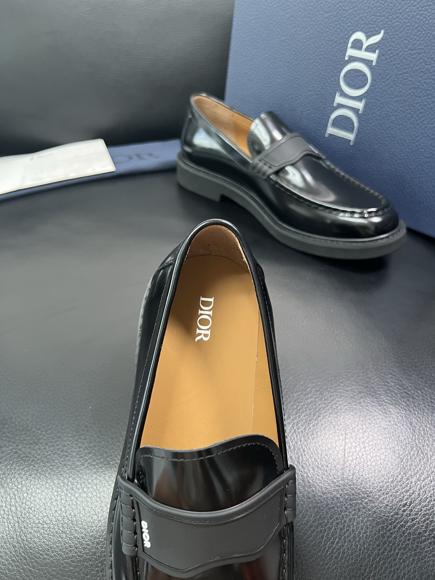 Dior 顶级工艺品 迪奥 专柜同步 原厂配置，意大利进口原版牛皮面料，透气舒适进口水染牛里垫，鞋底：原