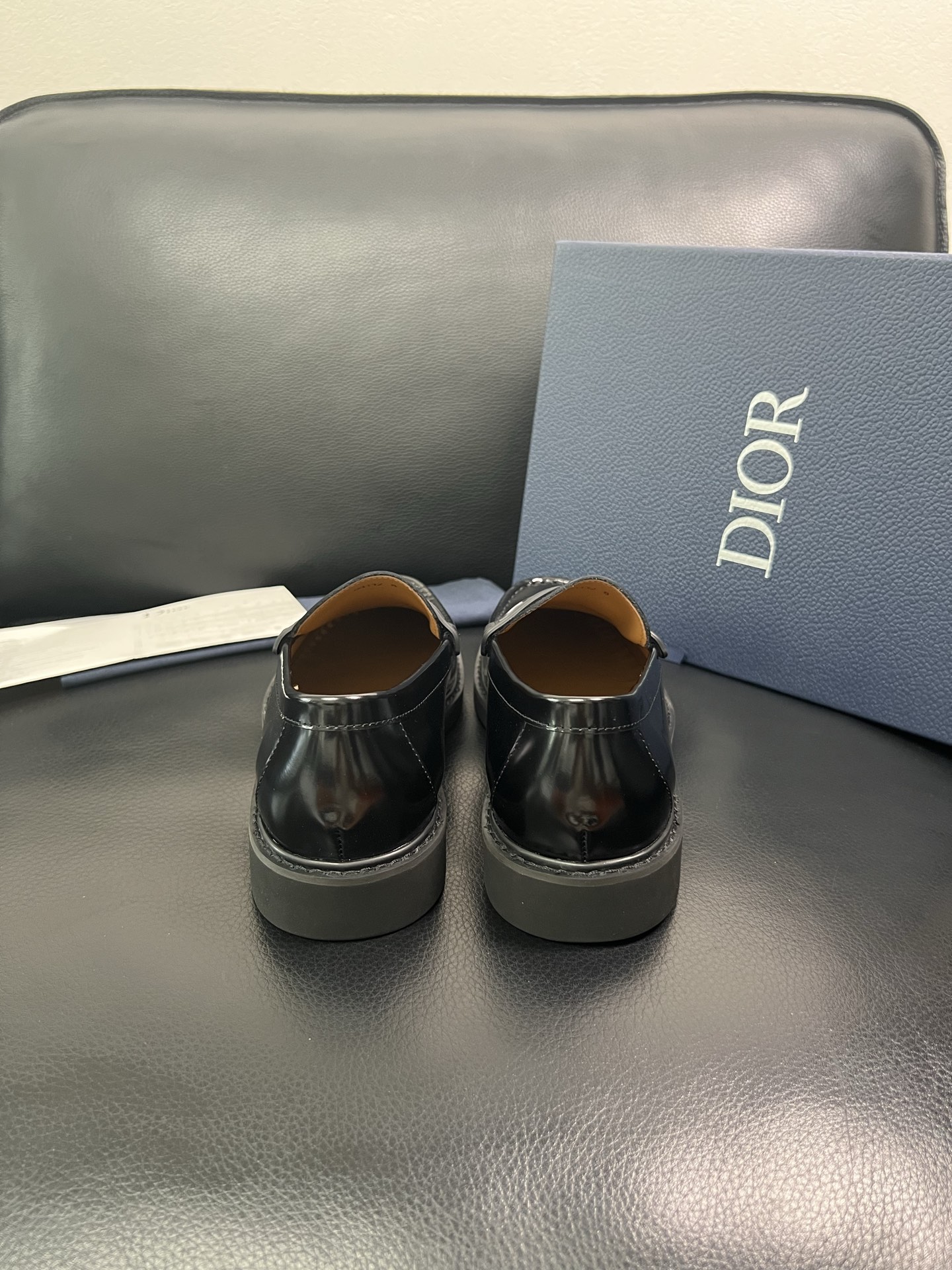 Dior 顶级工艺品 迪奥 专柜同步 原厂配置，意大利进口原版牛皮面料，透气舒适进口水染牛里垫，鞋底：原