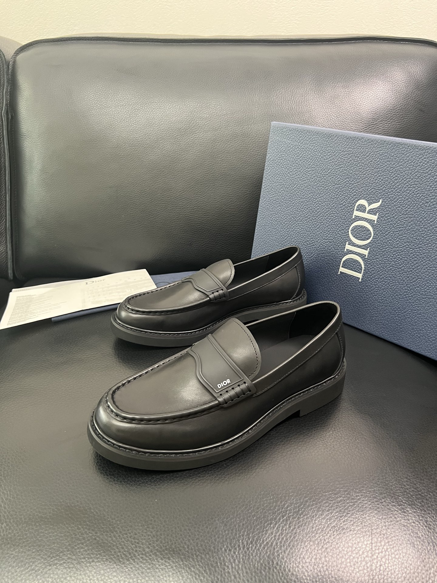 Dior 顶级工艺品 迪奥 专柜同步 原厂配置，意大利进口原版牛皮面料，透气舒适进口水染牛里垫，鞋底：原