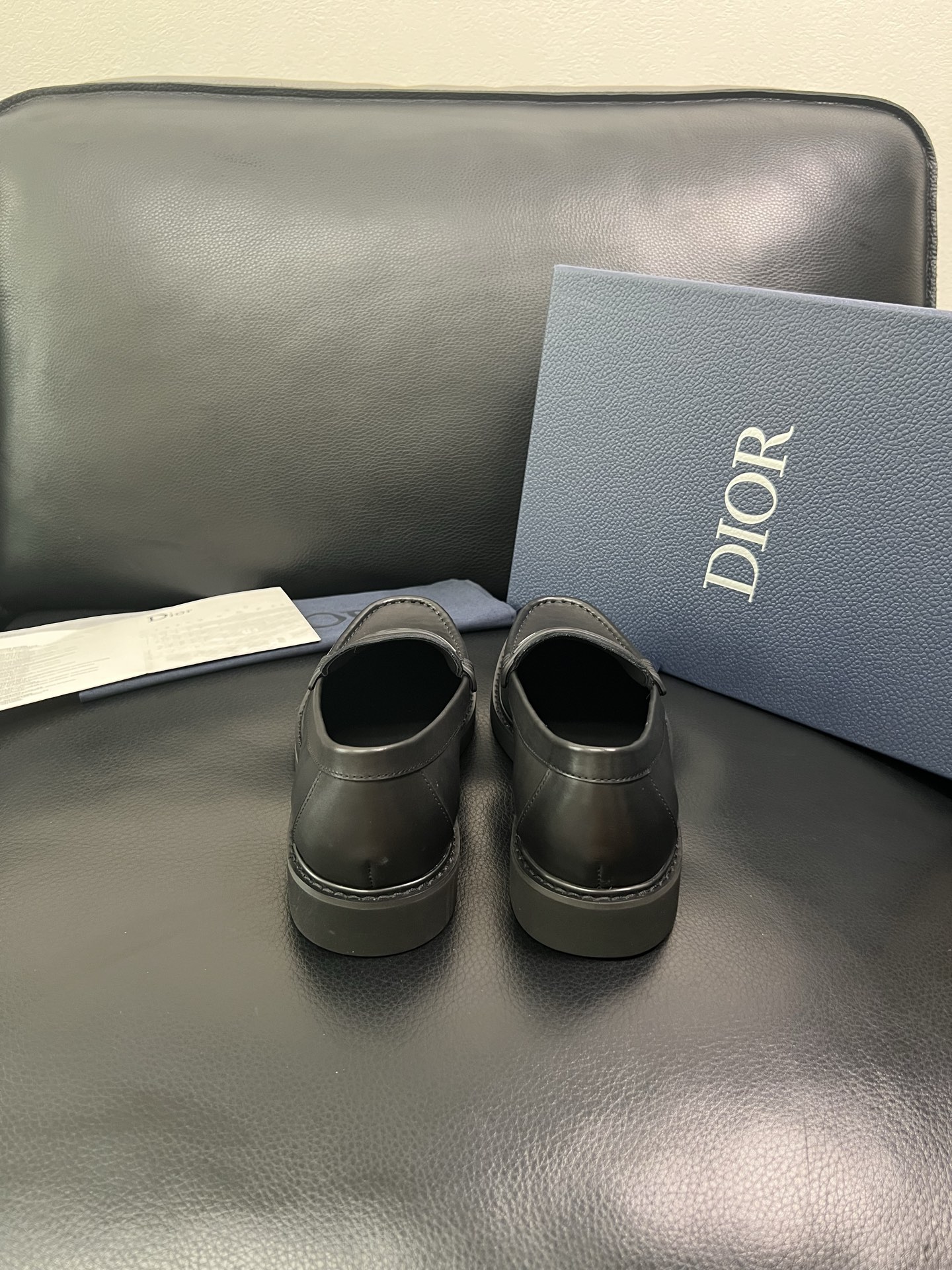Dior 顶级工艺品 迪奥 专柜同步 原厂配置，意大利进口原版牛皮面料，透气舒适进口水染牛里垫，鞋底：原