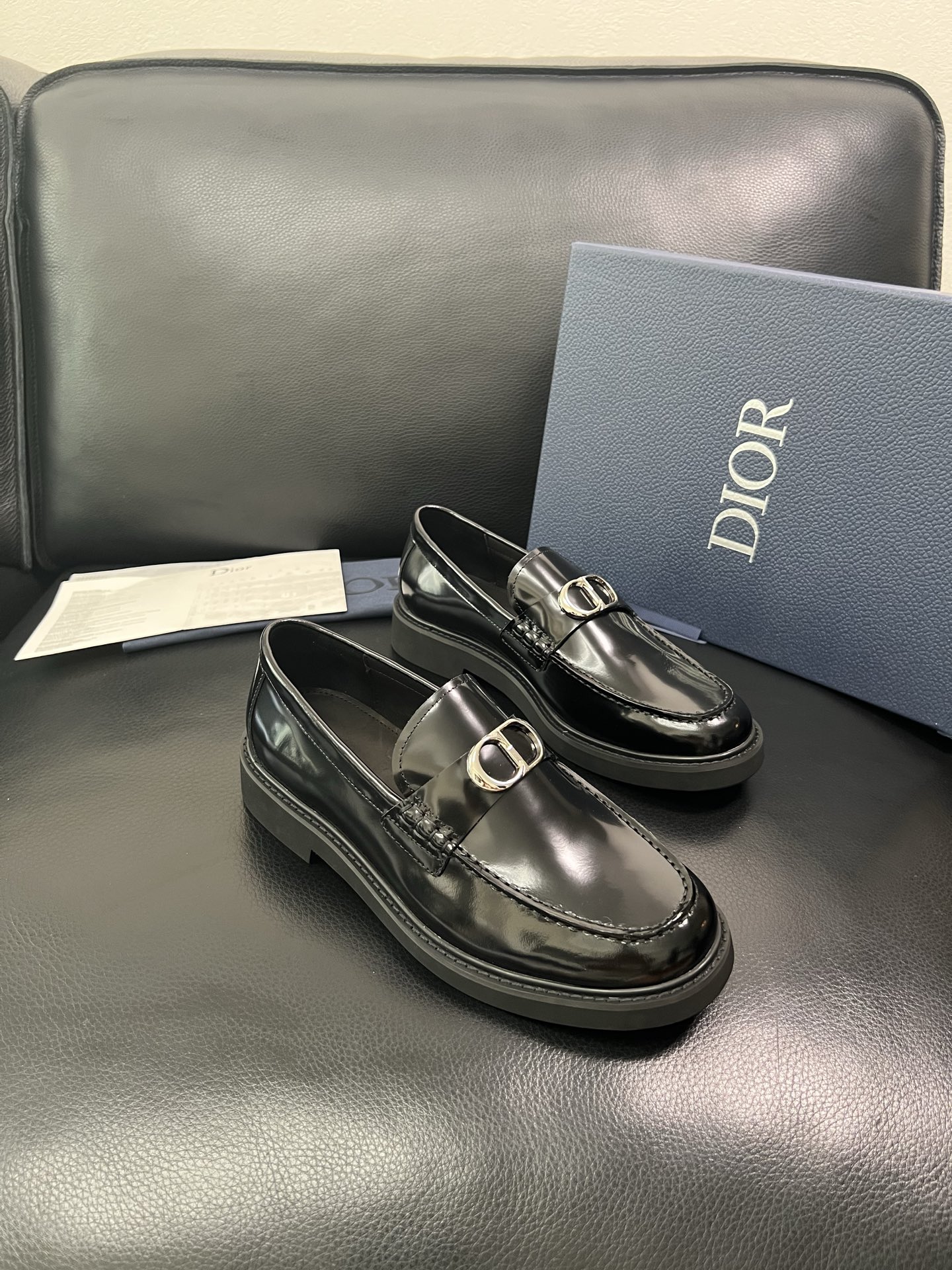 Dior 顶级工艺品 迪奥 专柜同步 原厂配置，意大利进口原版牛皮面料，透气舒适进口水染牛里垫，鞋底：原