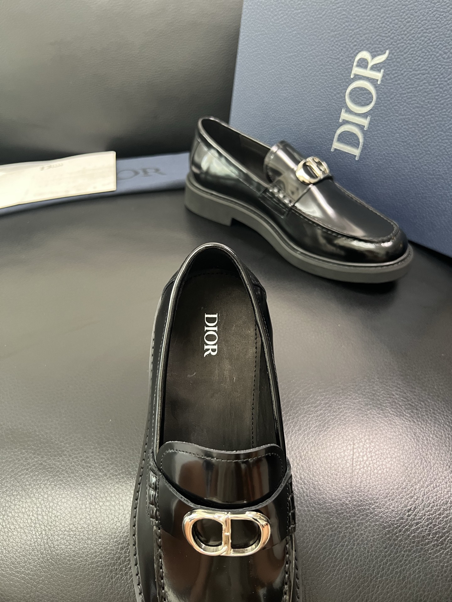 Dior 顶级工艺品 迪奥 专柜同步 原厂配置，意大利进口原版牛皮面料，透气舒适进口水染牛里垫，鞋底：原