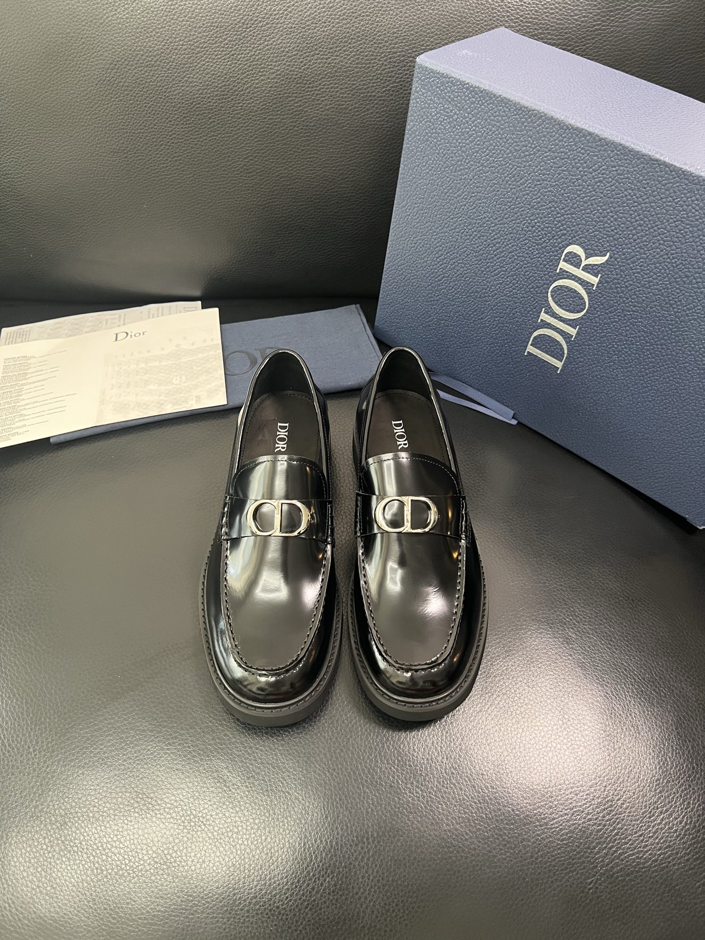 Dior 顶级工艺品 迪奥 专柜同步 原厂配置，意大利进口原版牛皮面料，透气舒适进口水染牛里垫，鞋底：原