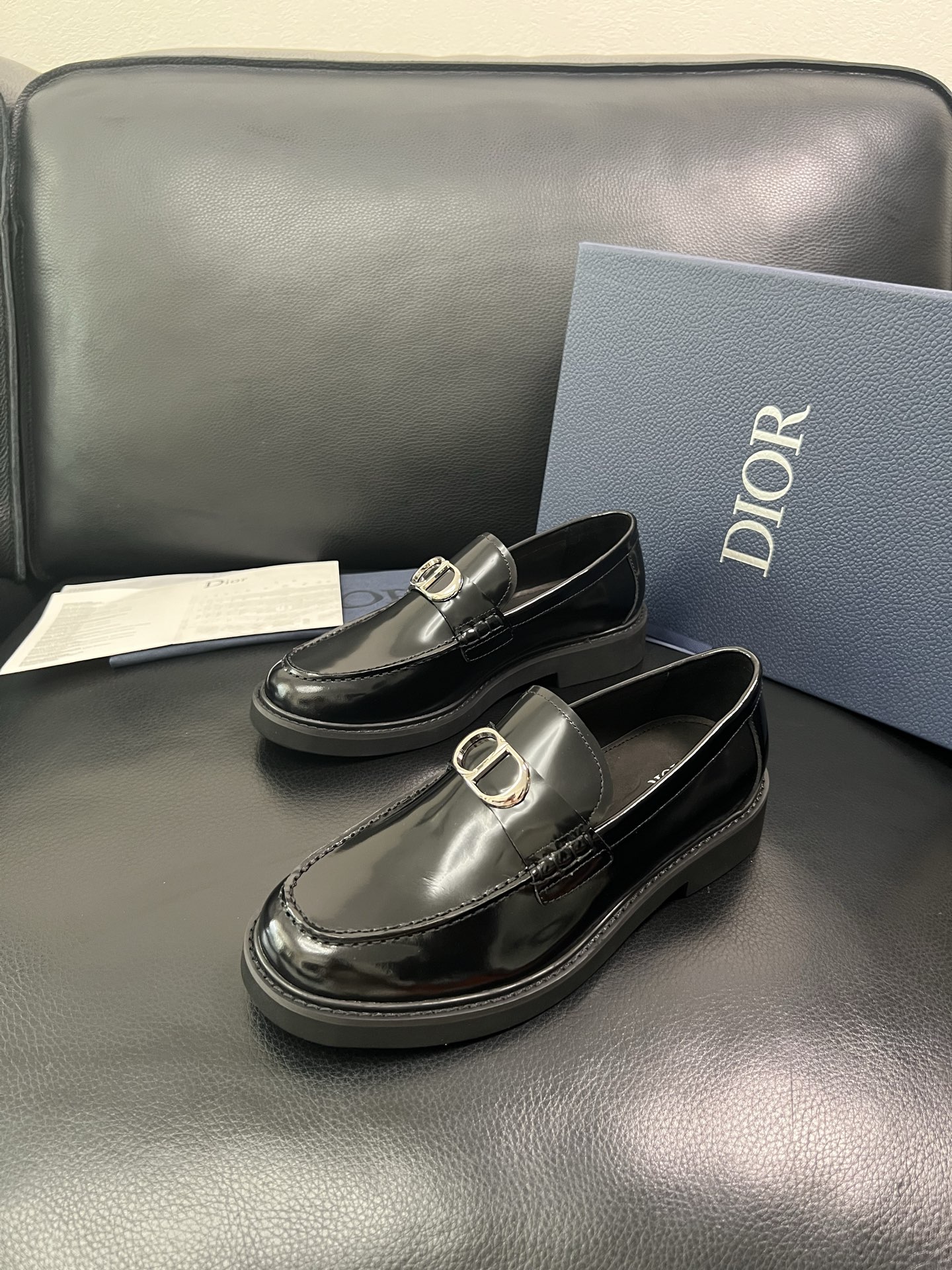 Dior 顶级工艺品 迪奥 专柜同步 原厂配置，意大利进口原版牛皮面料，透气舒适进口水染牛里垫，鞋底：原