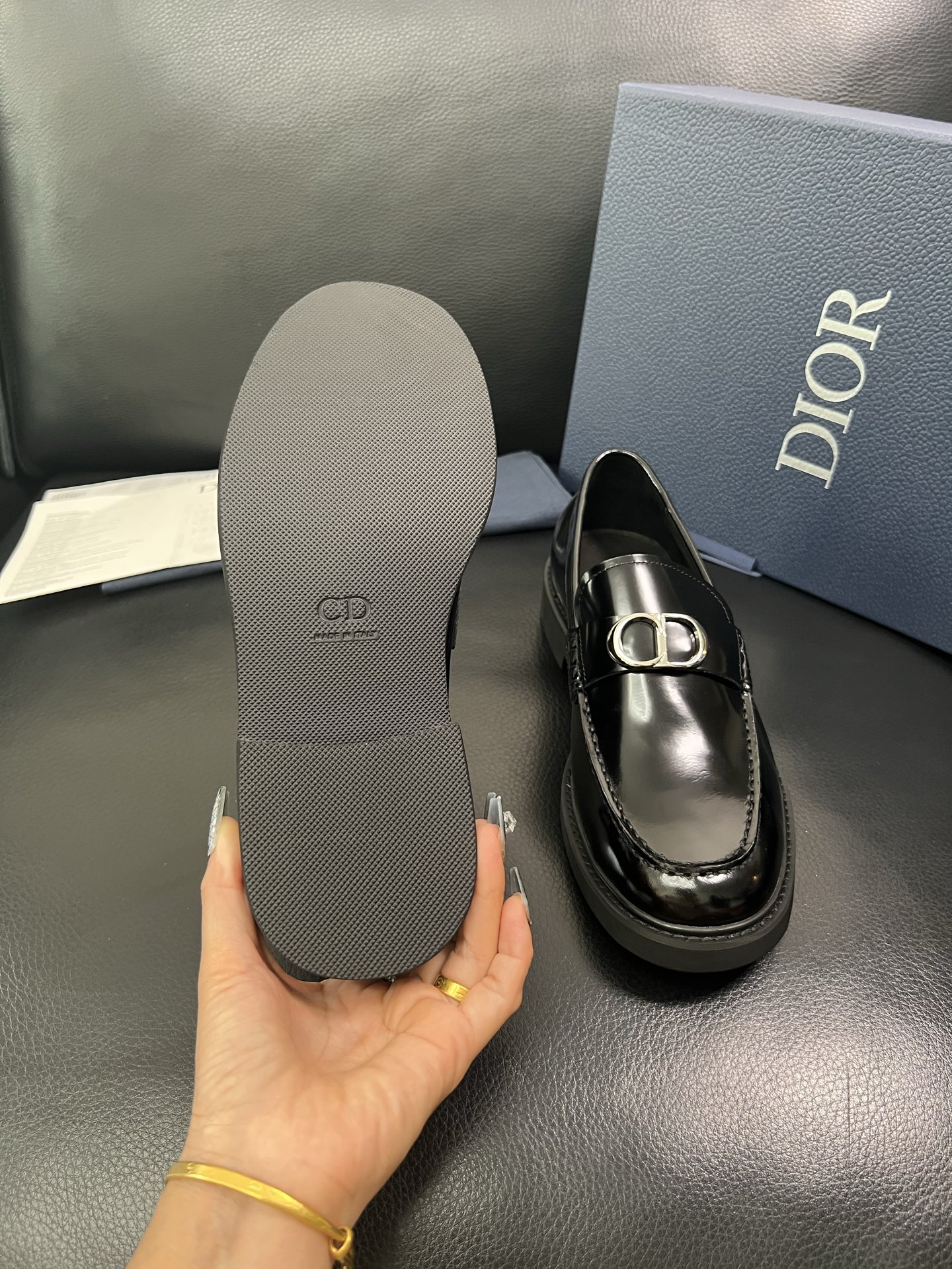 Dior 顶级工艺品 迪奥 专柜同步 原厂配置，意大利进口原版牛皮面料，透气舒适进口水染牛里垫，鞋底：原