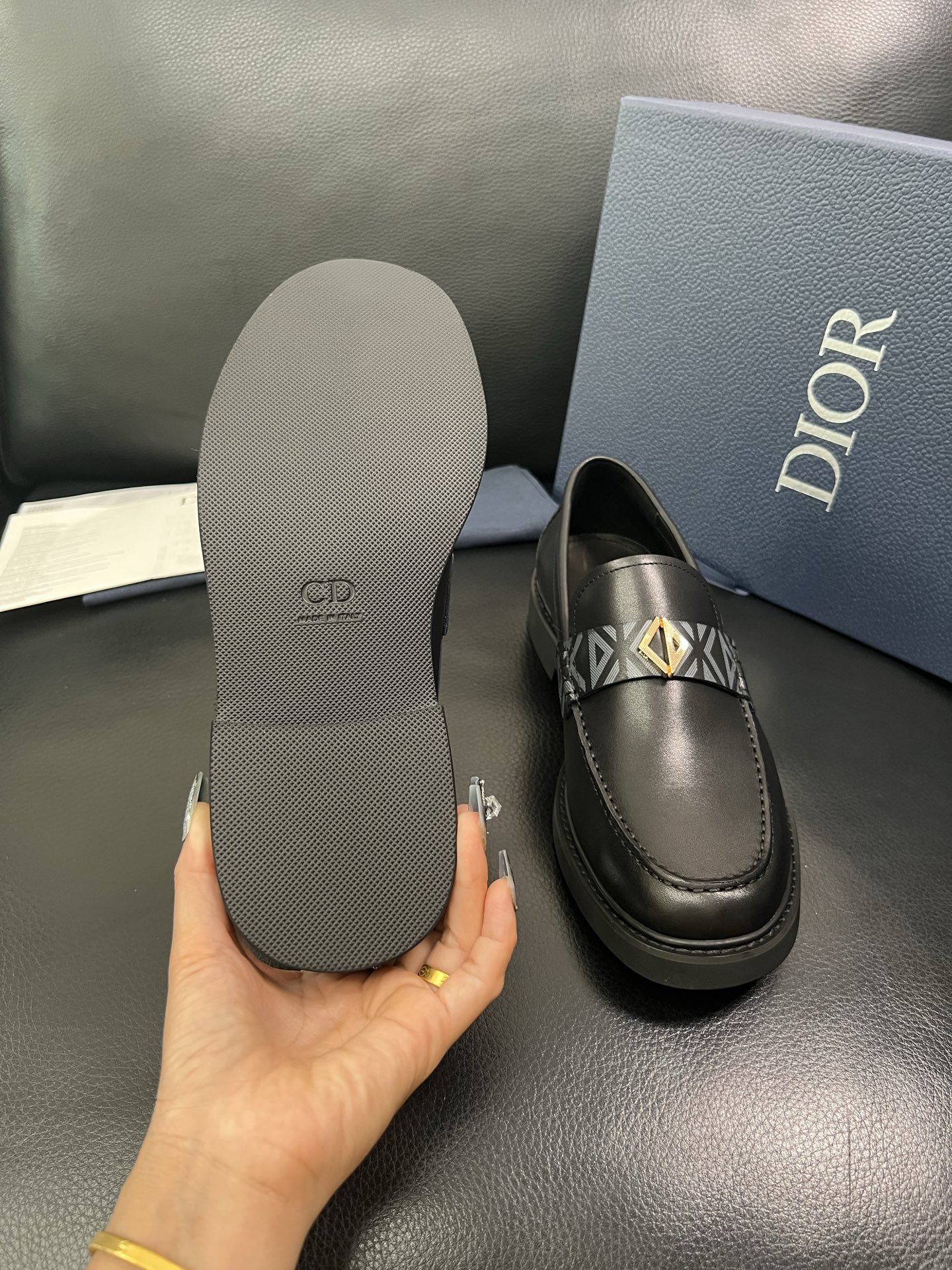 Dior 顶级工艺品 迪奥 专柜同步 原厂配置，意大利进口原版牛皮面料，透气舒适进口水染牛里垫，鞋底：原