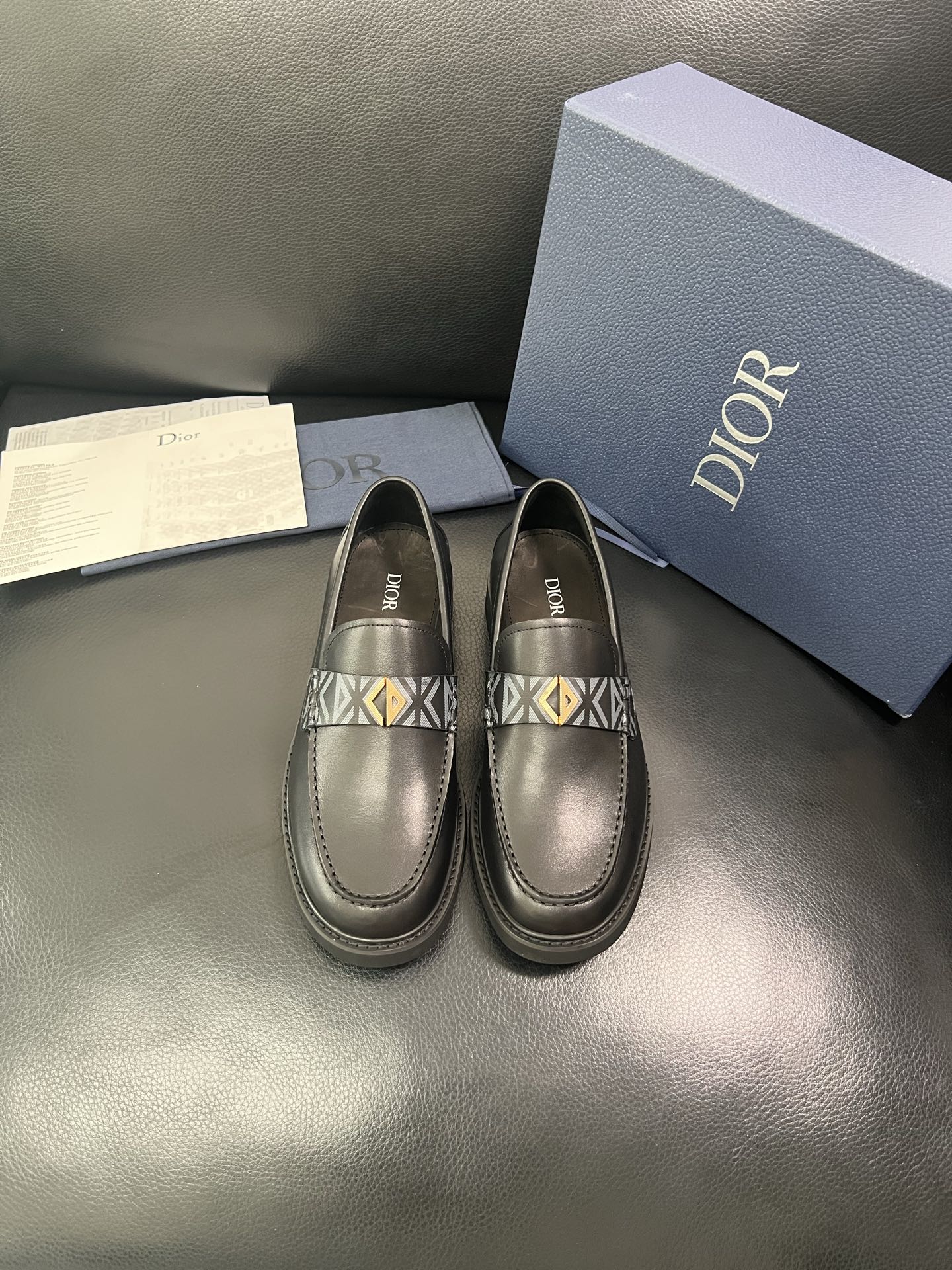 Dior 顶级工艺品 迪奥 专柜同步 原厂配置，意大利进口原版牛皮面料，透气舒适进口水染牛里垫，鞋底：原