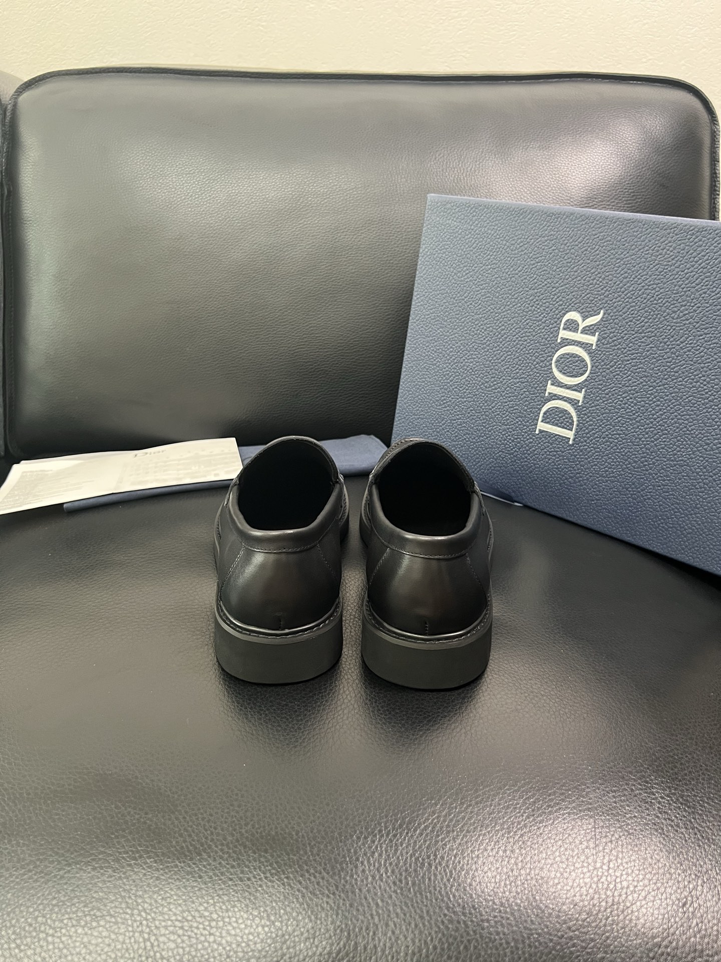 Dior 顶级工艺品 迪奥 专柜同步 原厂配置，意大利进口原版牛皮面料，透气舒适进口水染牛里垫，鞋底：原