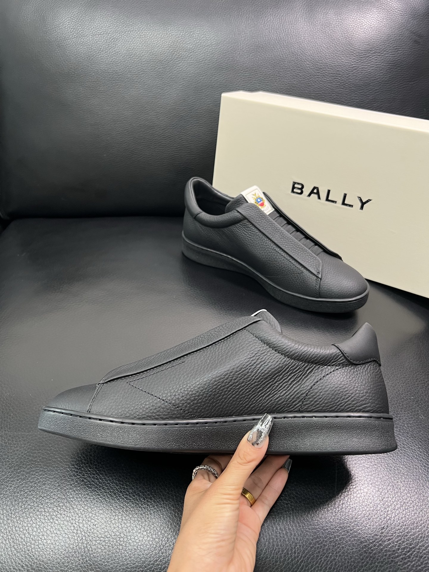 BALLY 顶级工艺品 巴利 经典配色专柜同步，鞋面意大利进口牛皮面料，进口水染牛皮里垫 ，鞋底：原厂特