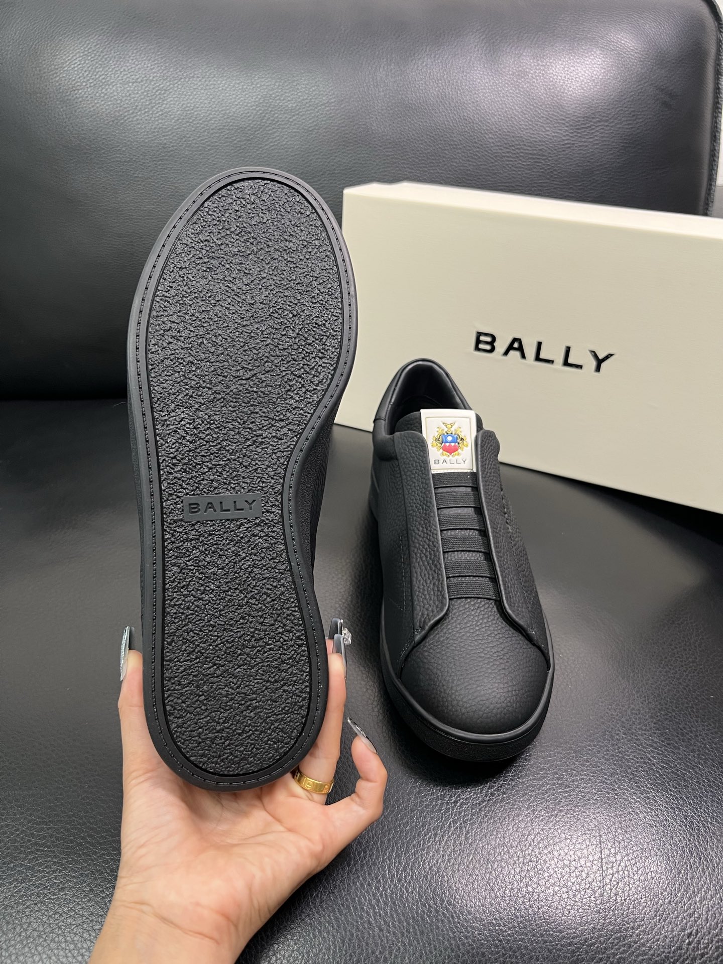 BALLY 顶级工艺品 巴利 经典配色专柜同步，鞋面意大利进口牛皮面料，进口水染牛皮里垫 ，鞋底：原厂特
