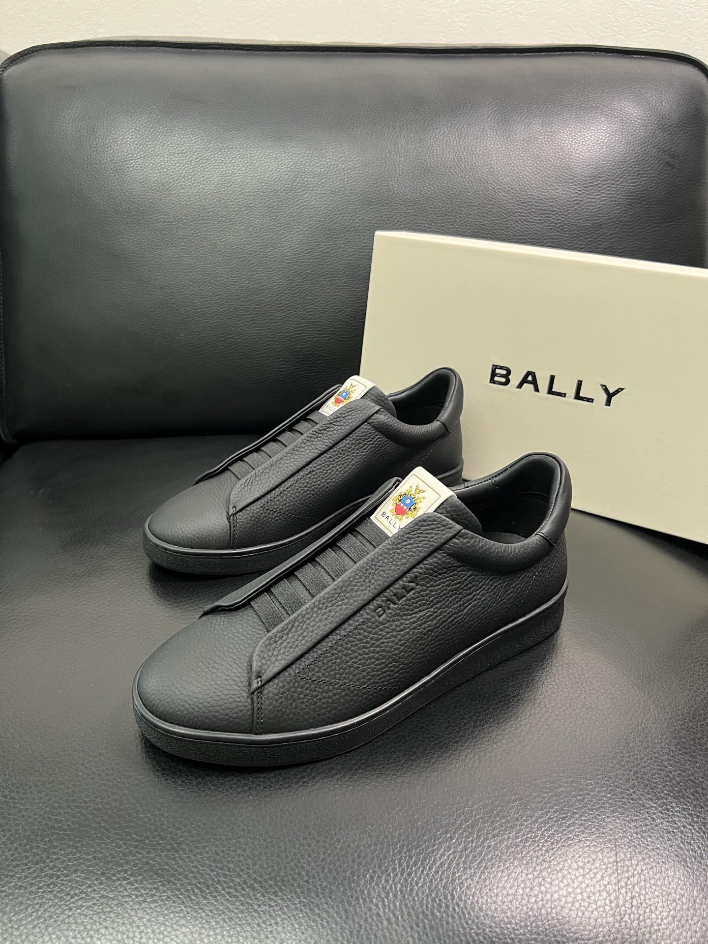 BALLY 顶级工艺品 巴利 经典配色专柜同步，鞋面意大利进口牛皮面料，进口水染牛皮里垫 ，鞋底：原厂特