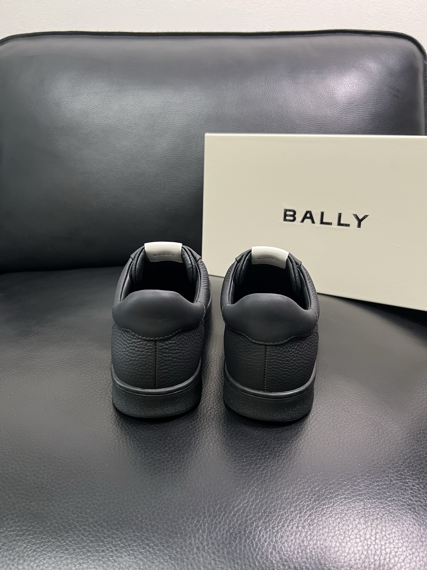BALLY 顶级工艺品 巴利 经典配色专柜同步，鞋面意大利进口牛皮面料，进口水染牛皮里垫 ，鞋底：原厂特