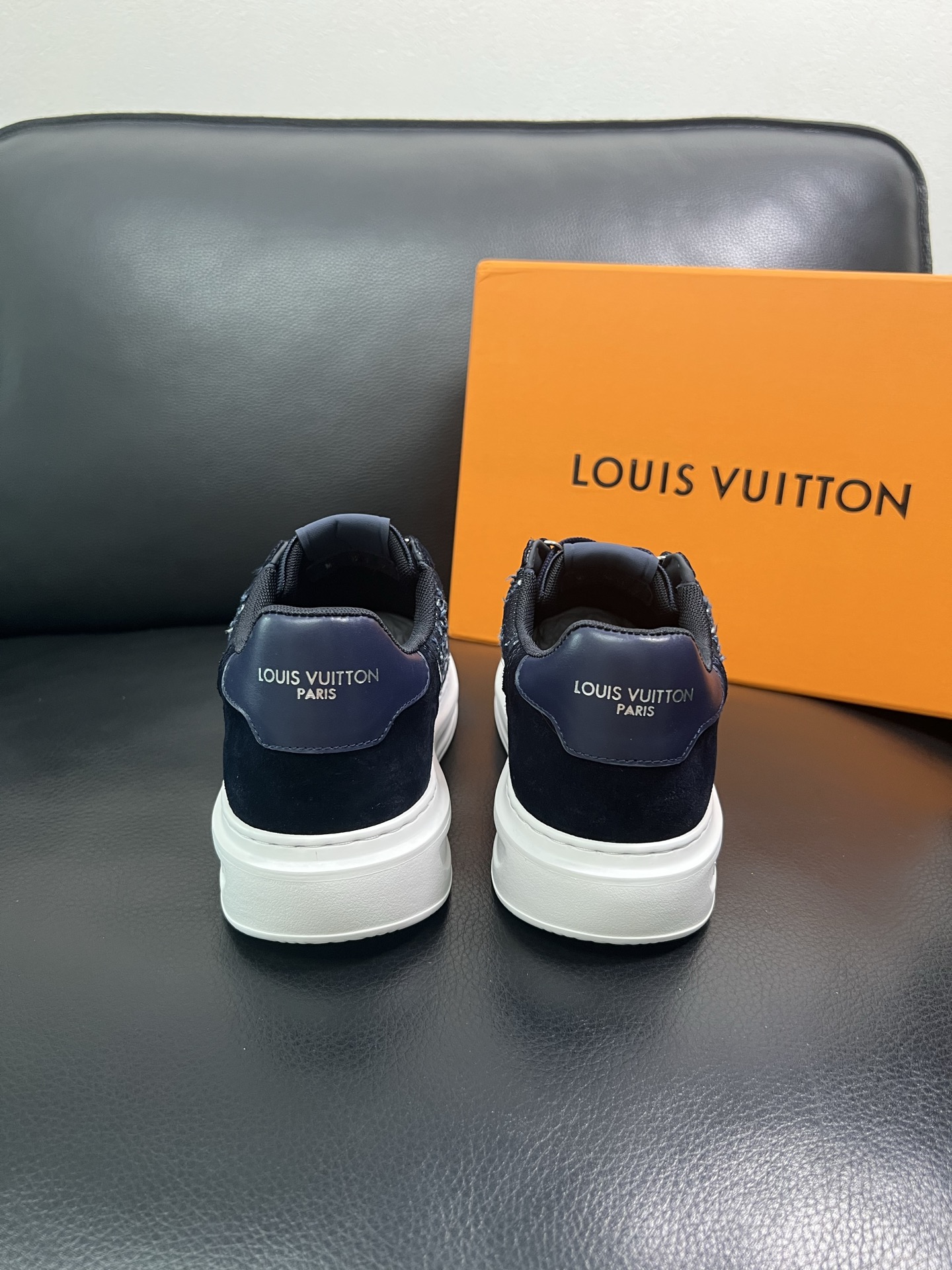 Lv 🔍顶级代购🇮🇹 路易威登，运动板鞋专柜同步，鞋面意大利进口，高品质拼接缤纷色彩复杂工艺品，进口网布