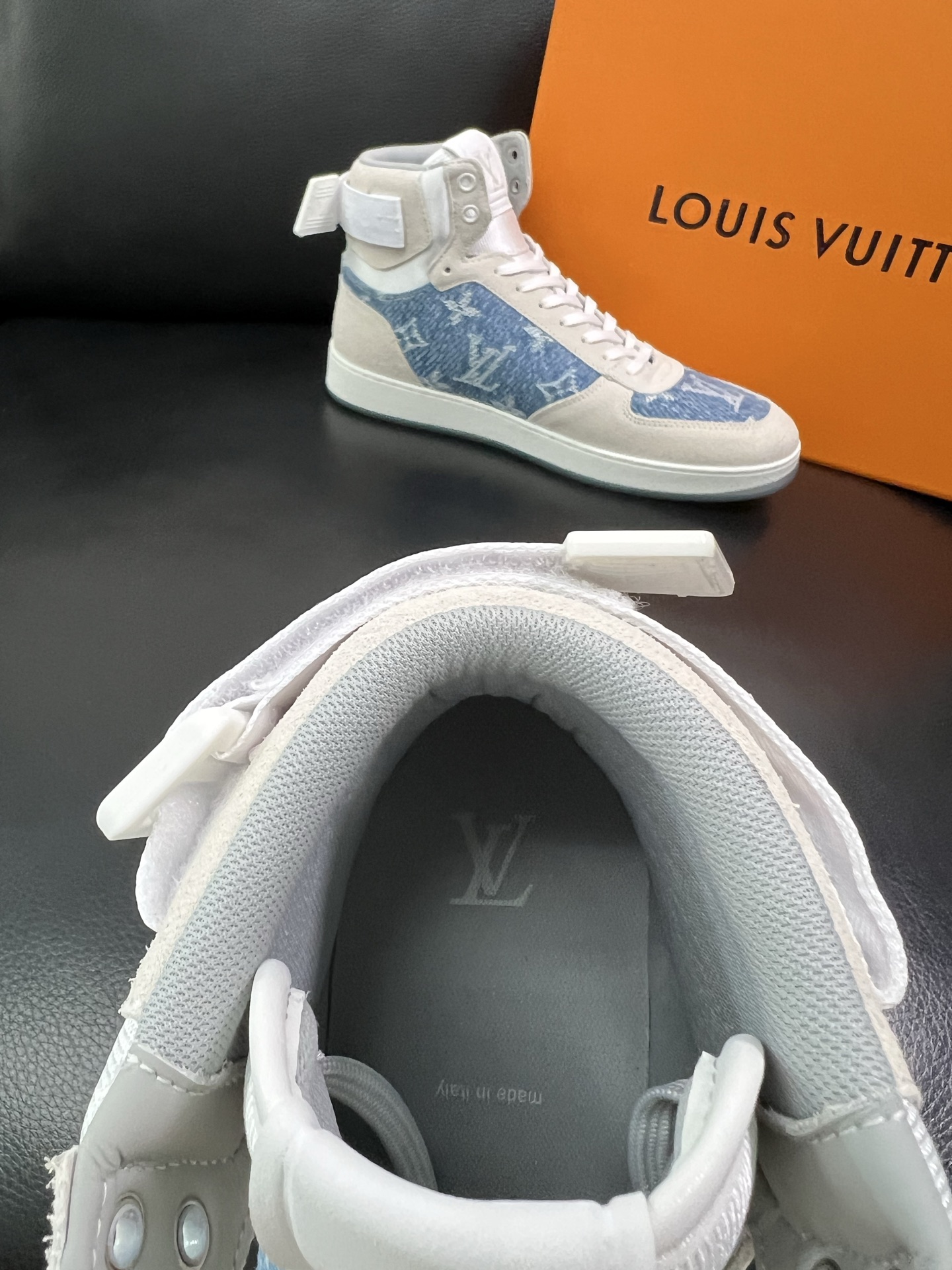 Lv 🔍顶级代购🇮🇹 路易威登，运动板鞋专柜同步，鞋面意大利进口，高品质拼接缤纷色彩复杂工艺品，进口网布