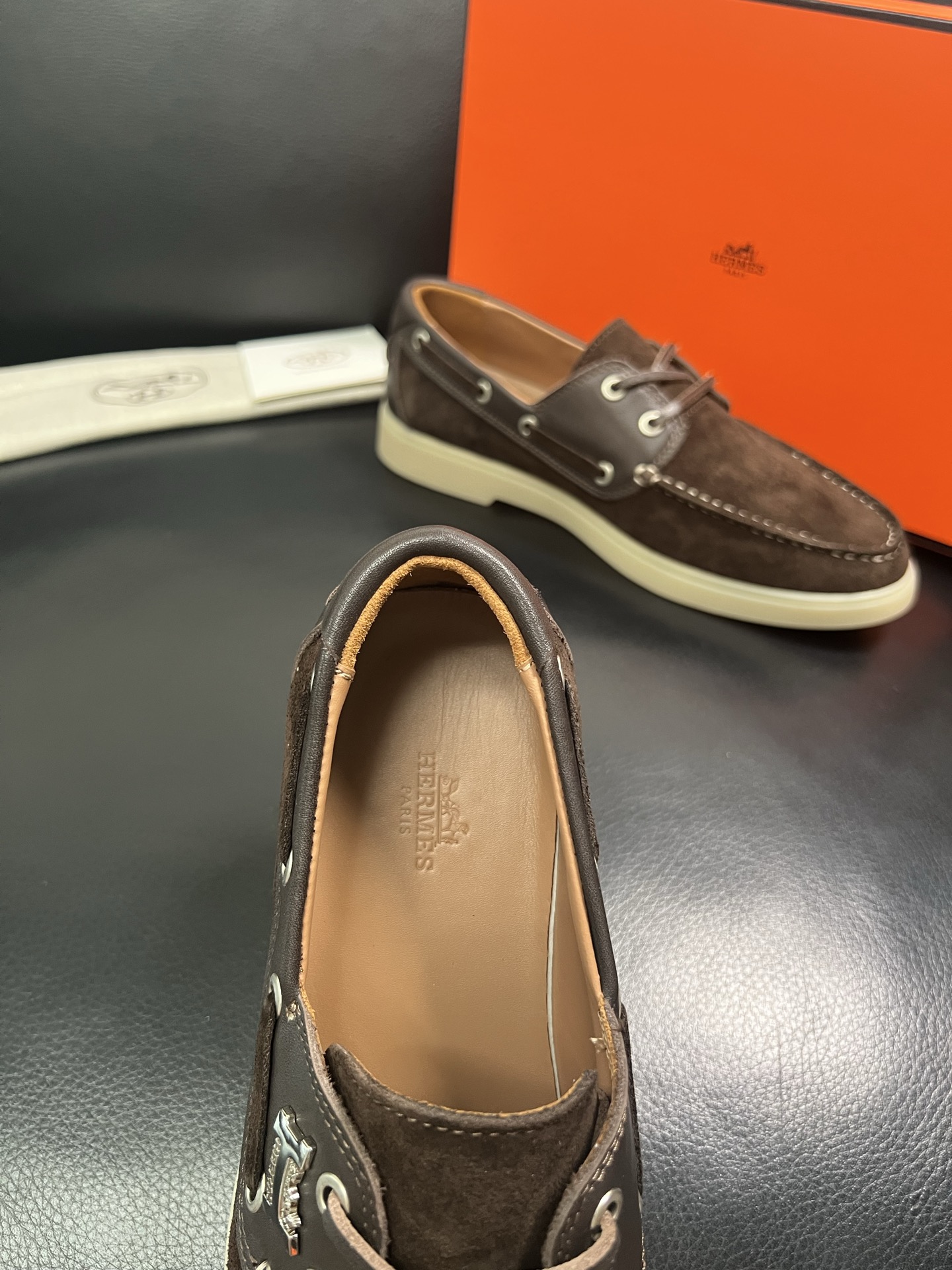 Hermes 顶级代购 爱马仕 专柜同步发售 原厂配置，意大利进口原版牛皮面料，高品质拼接复杂工艺，进口