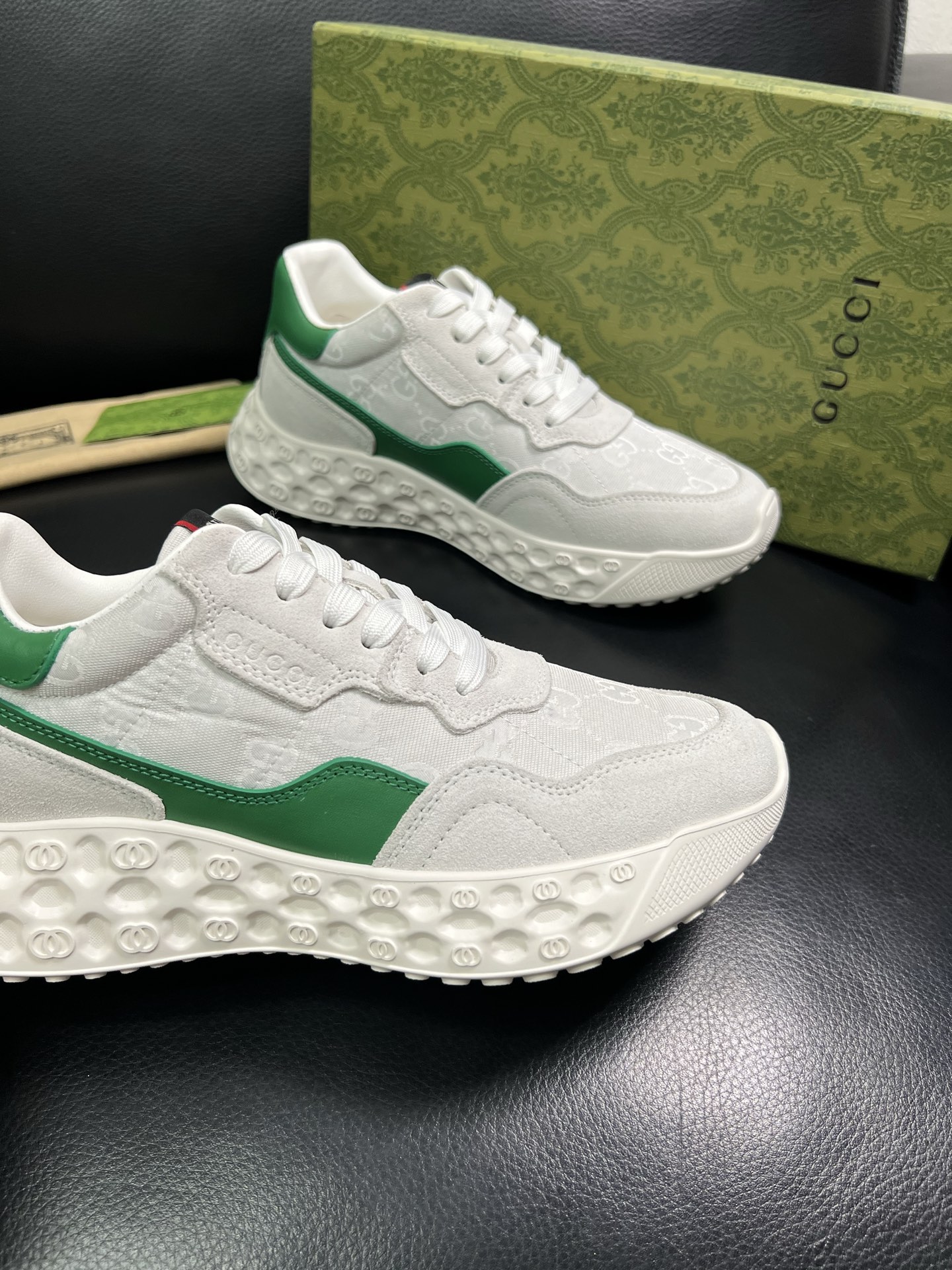 Gucci 顶级代购 古奇 专柜同步 原厂配置意大利进口牛皮搭配网布面料，高品质拼接复杂工艺，进口牛皮内