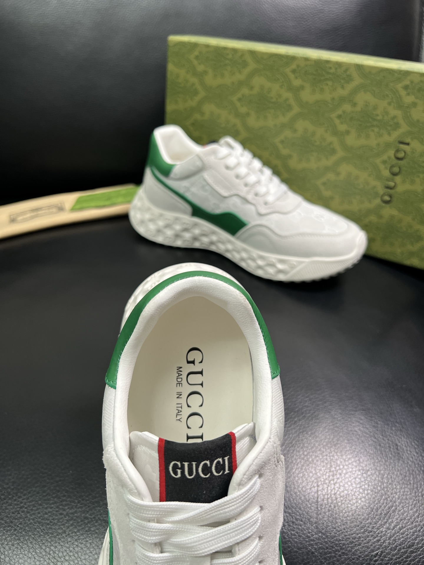 Gucci 顶级代购 古奇 专柜同步 原厂配置意大利进口牛皮搭配网布面料，高品质拼接复杂工艺，进口牛皮内