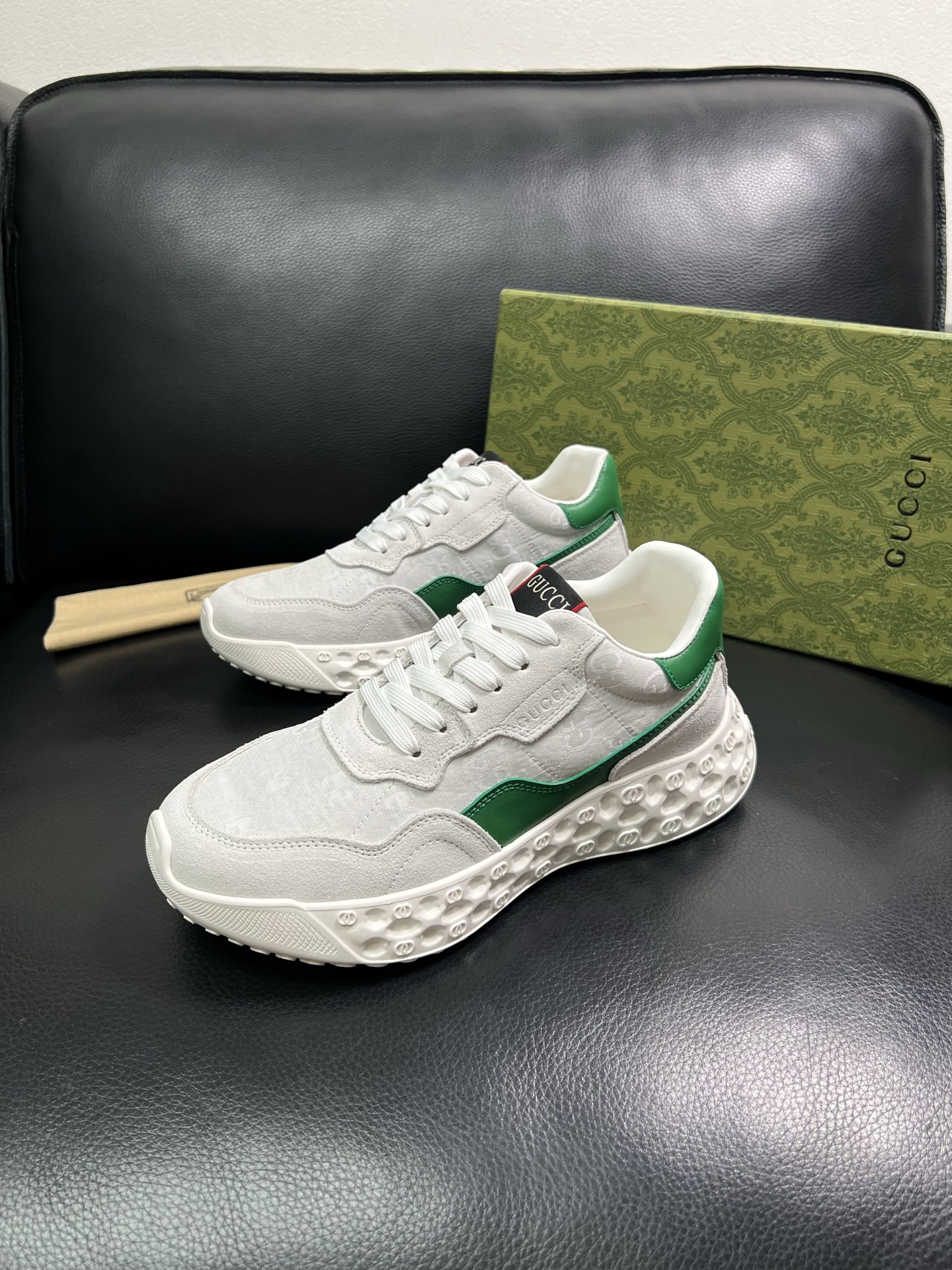 Gucci 顶级代购 古奇 专柜同步 原厂配置意大利进口牛皮搭配网布面料，高品质拼接复杂工艺，进口牛皮内