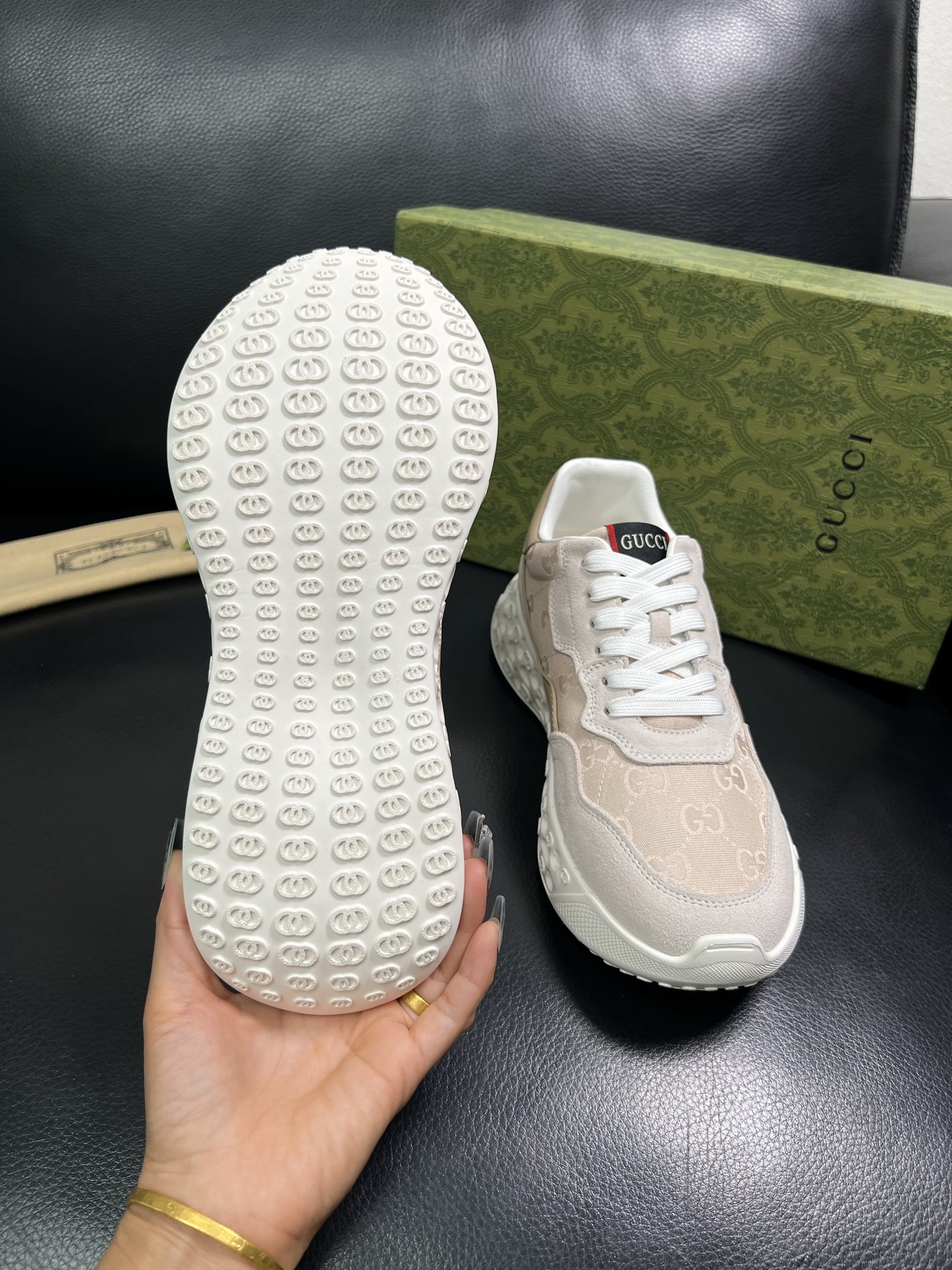 Gucci 顶级代购 古奇 专柜同步 原厂配置意大利进口牛皮搭配网布面料，高品质拼接复杂工艺，进口牛皮内