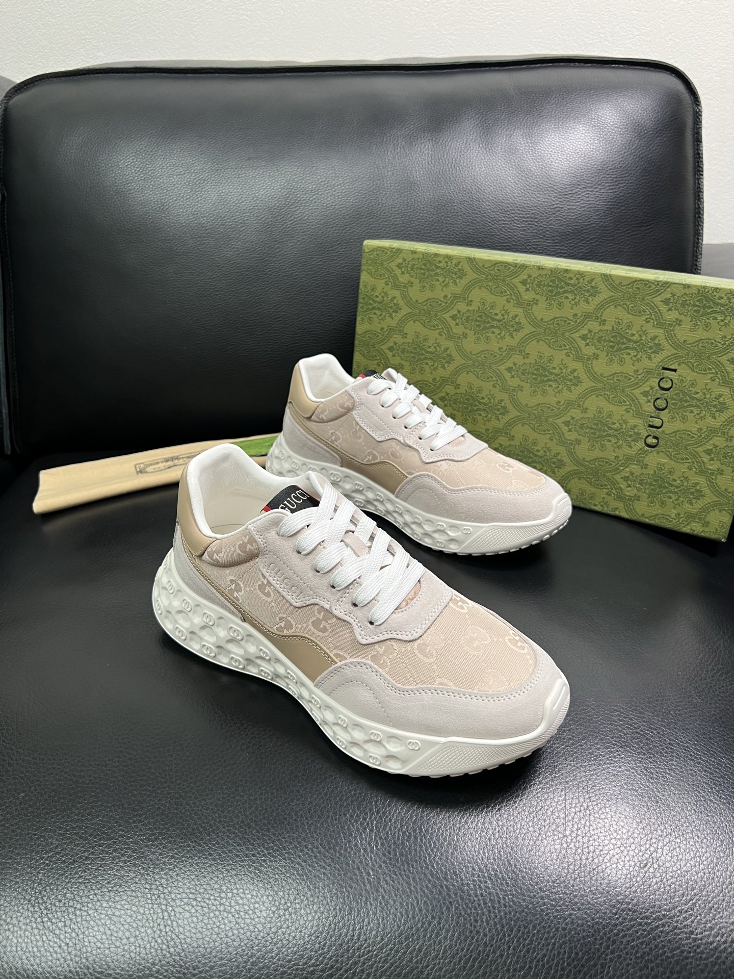 Gucci 顶级代购 古奇 专柜同步 原厂配置意大利进口牛皮搭配网布面料，高品质拼接复杂工艺，进口牛皮内