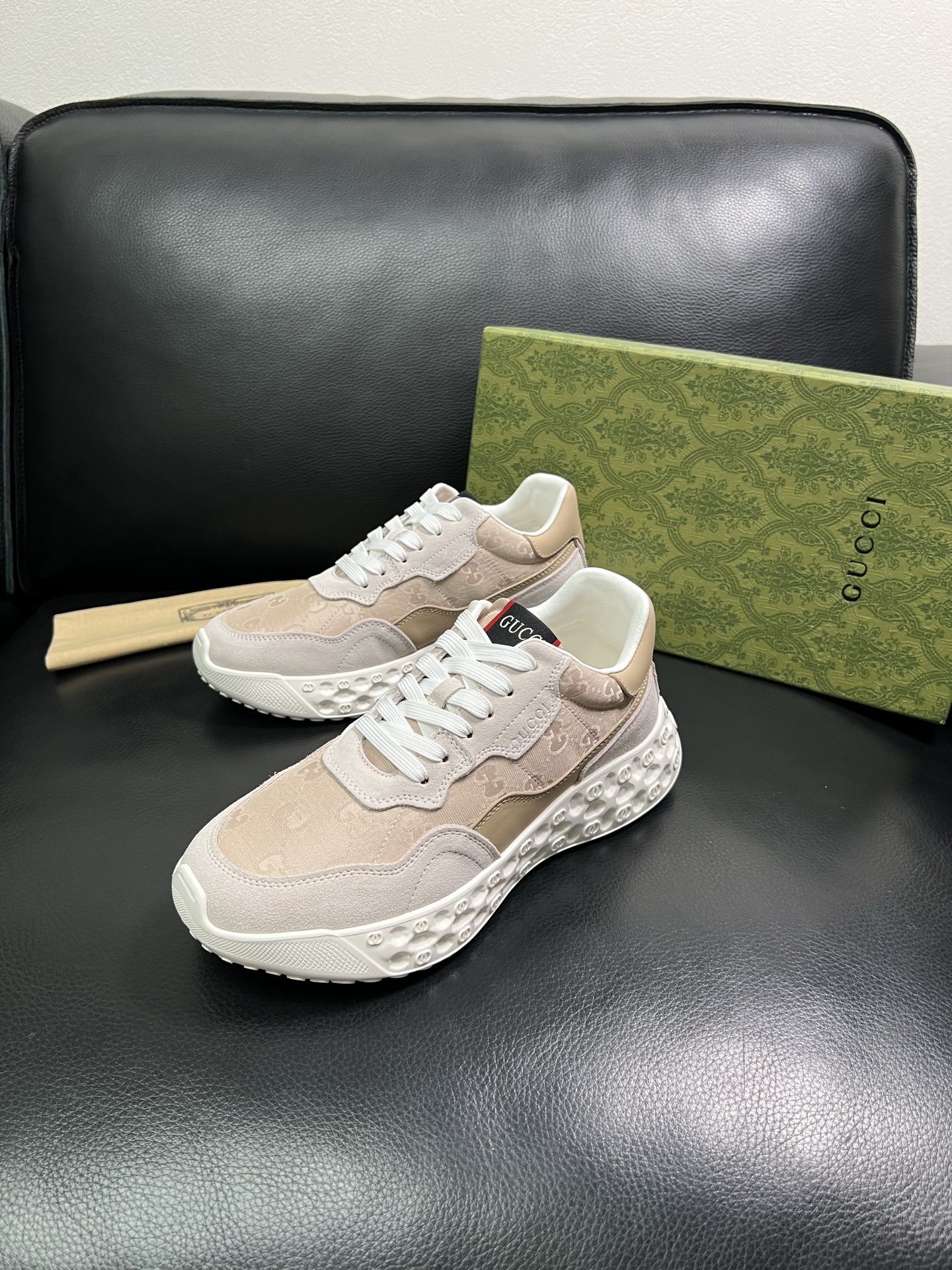Gucci 顶级代购 古奇 专柜同步 原厂配置意大利进口牛皮搭配网布面料，高品质拼接复杂工艺，进口牛皮内