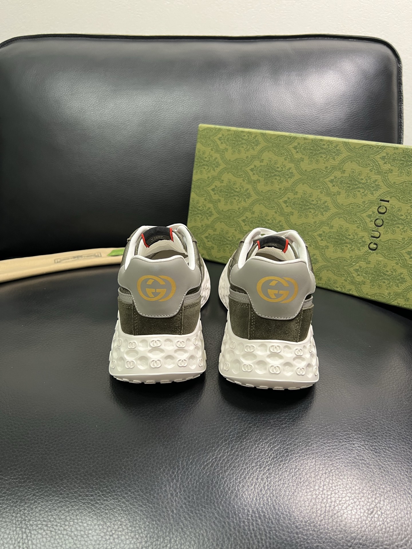 Gucci 顶级代购 古奇 专柜同步 原厂配置意大利进口牛皮搭配网布面料，高品质拼接复杂工艺，进口牛皮内