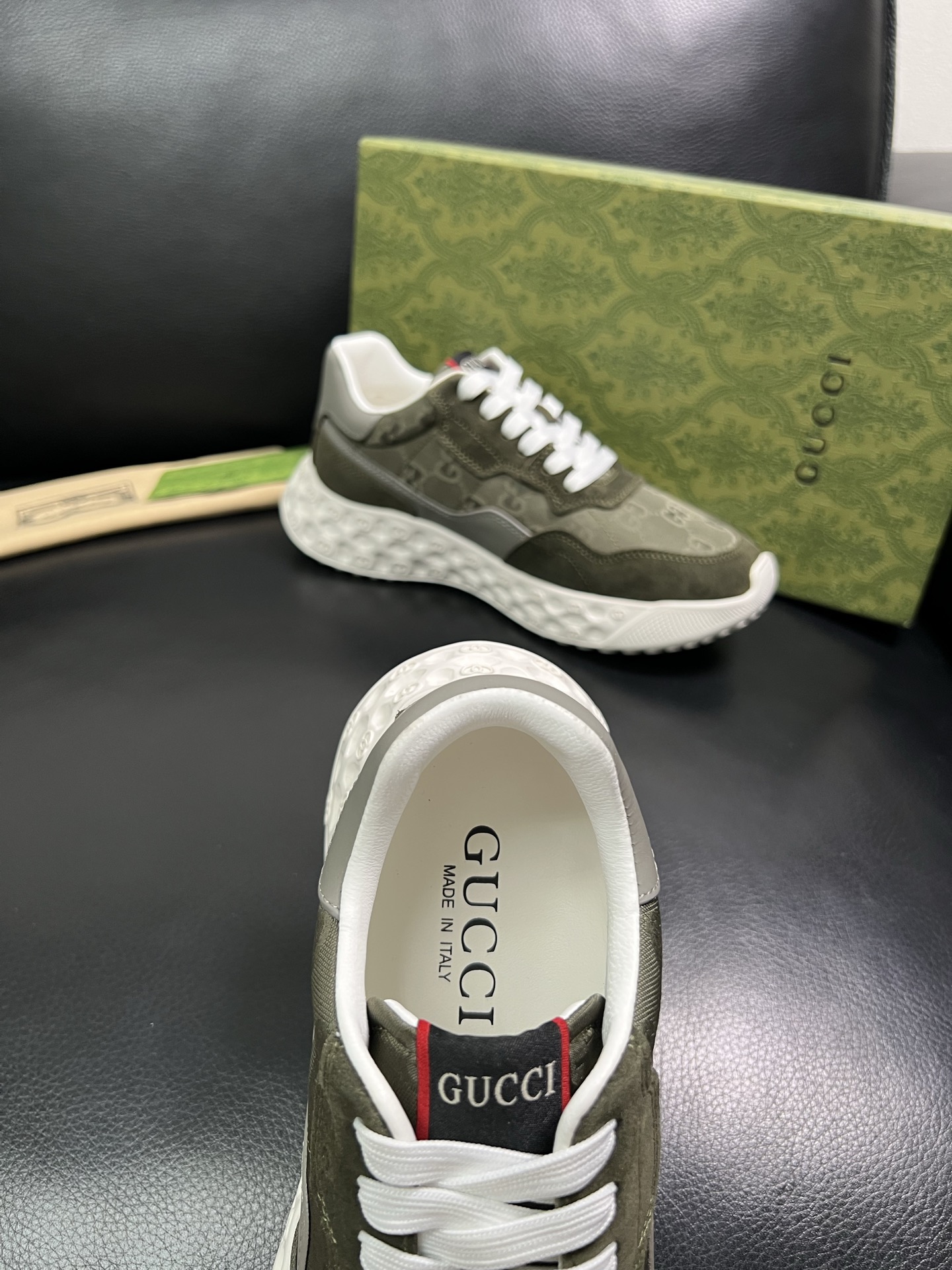 Gucci 顶级代购 古奇 专柜同步 原厂配置意大利进口牛皮搭配网布面料，高品质拼接复杂工艺，进口牛皮内