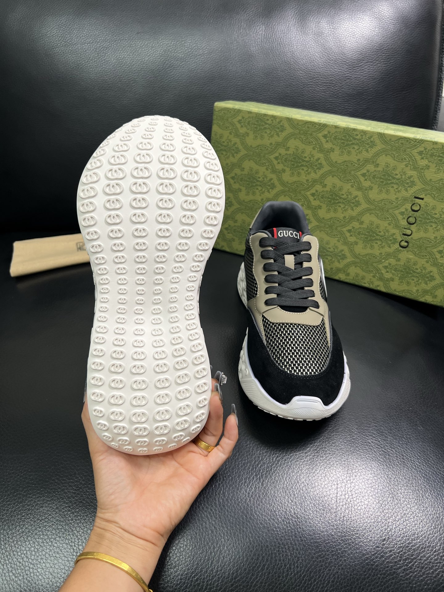 Gucci 顶级代购 古奇 专柜同步 原厂配置意大利进口牛皮搭配网布面料，高品质拼接复杂工艺，进口牛皮内