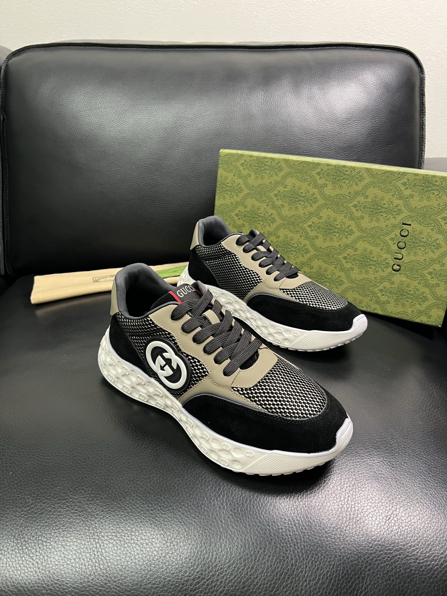 Gucci 顶级代购 古奇 专柜同步 原厂配置意大利进口牛皮搭配网布面料，高品质拼接复杂工艺，进口牛皮内