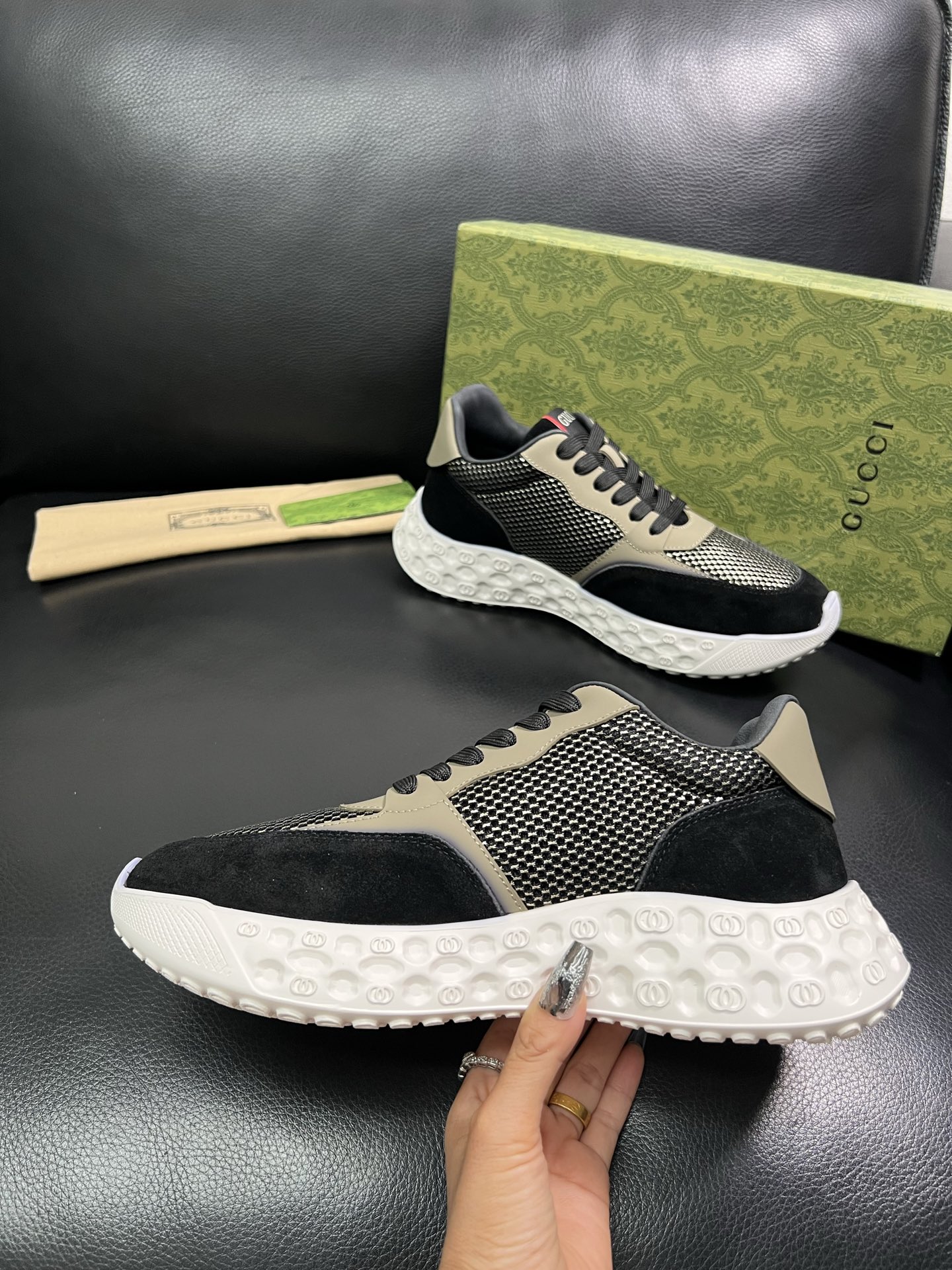 Gucci 顶级代购 古奇 专柜同步 原厂配置意大利进口牛皮搭配网布面料，高品质拼接复杂工艺，进口牛皮内